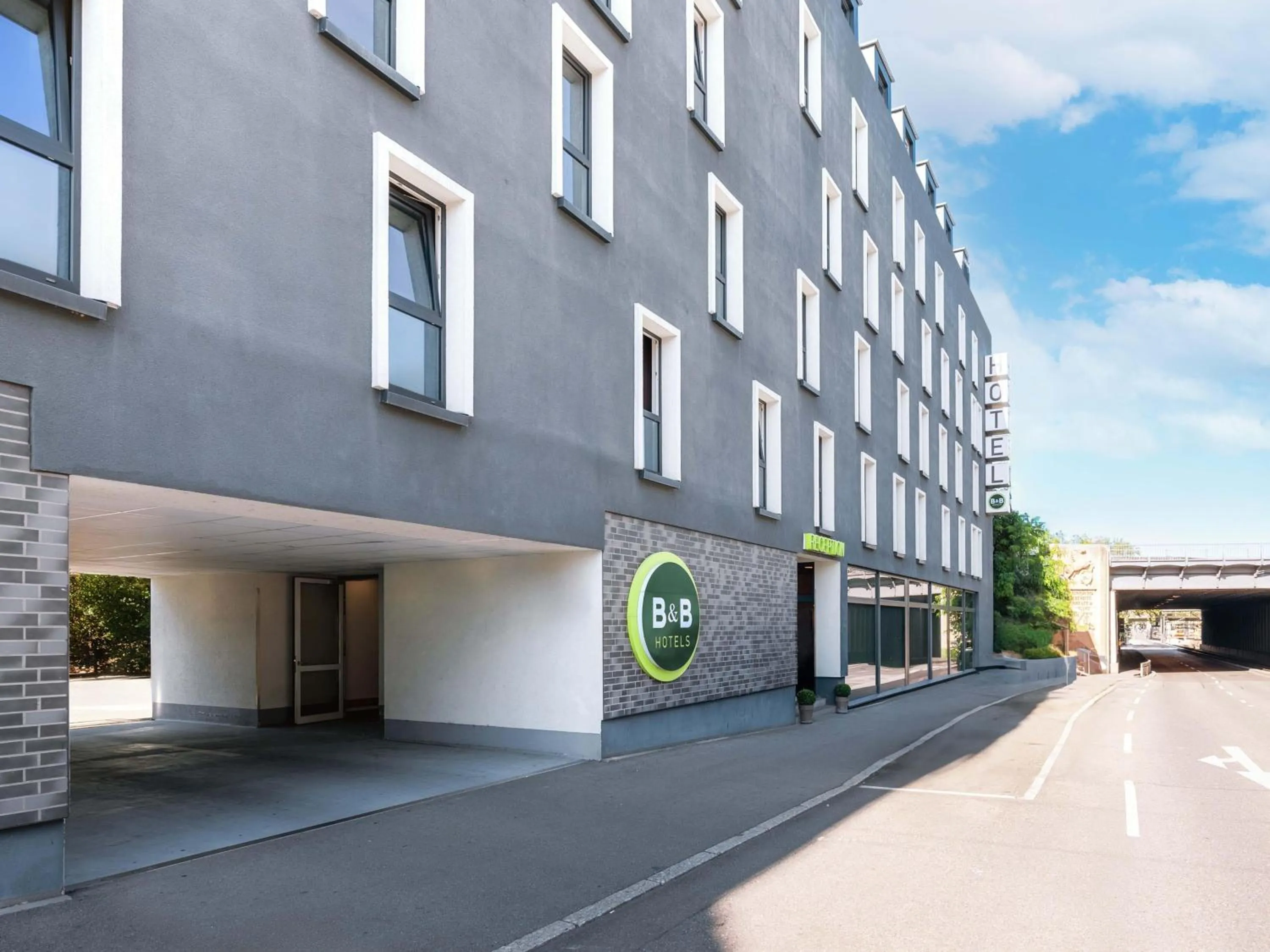 Property building in B&B Hotel Stuttgart-Bad Cannstatt