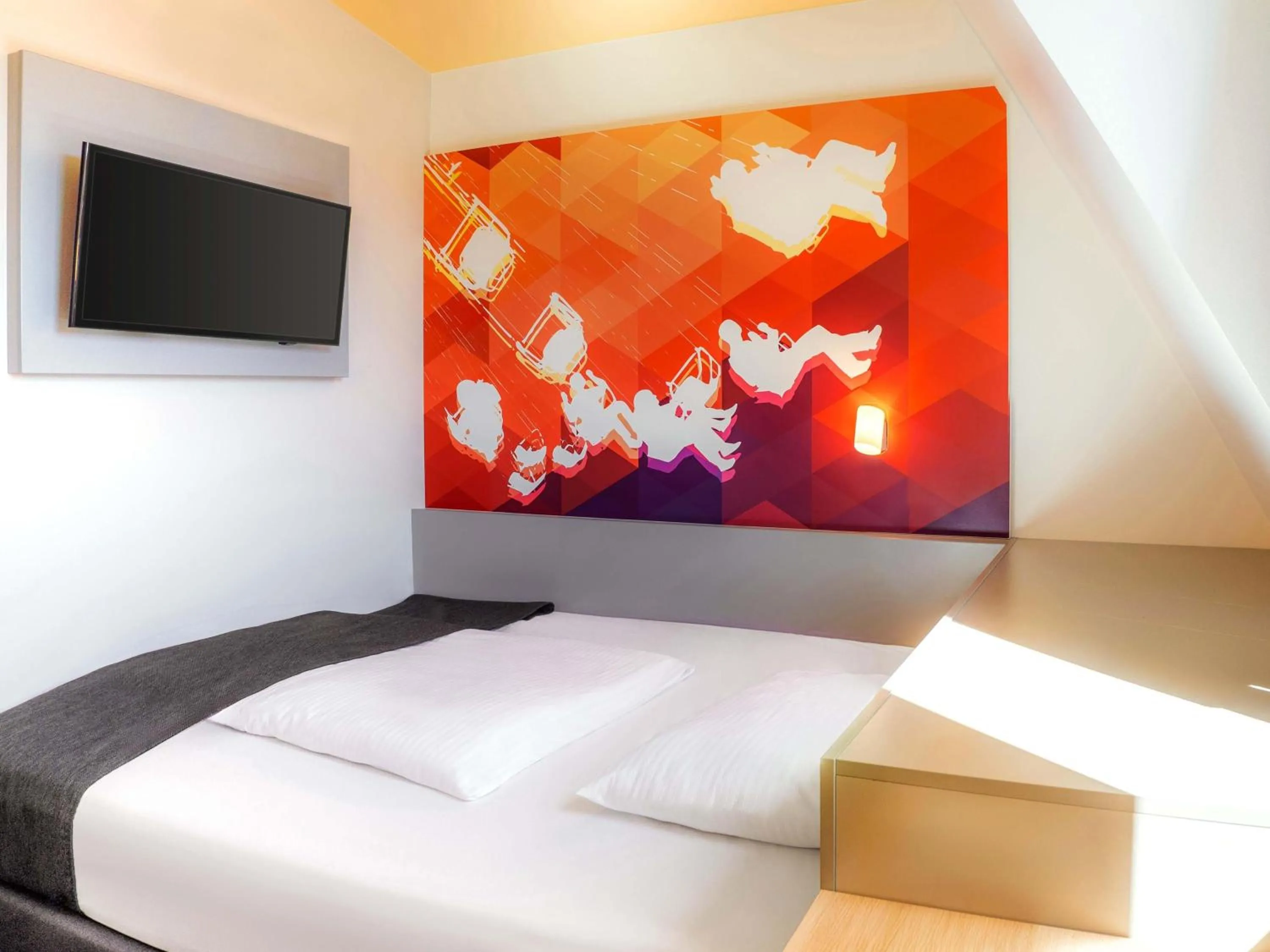 Photo of the whole room, Bed in B&B Hotel Stuttgart-Bad Cannstatt