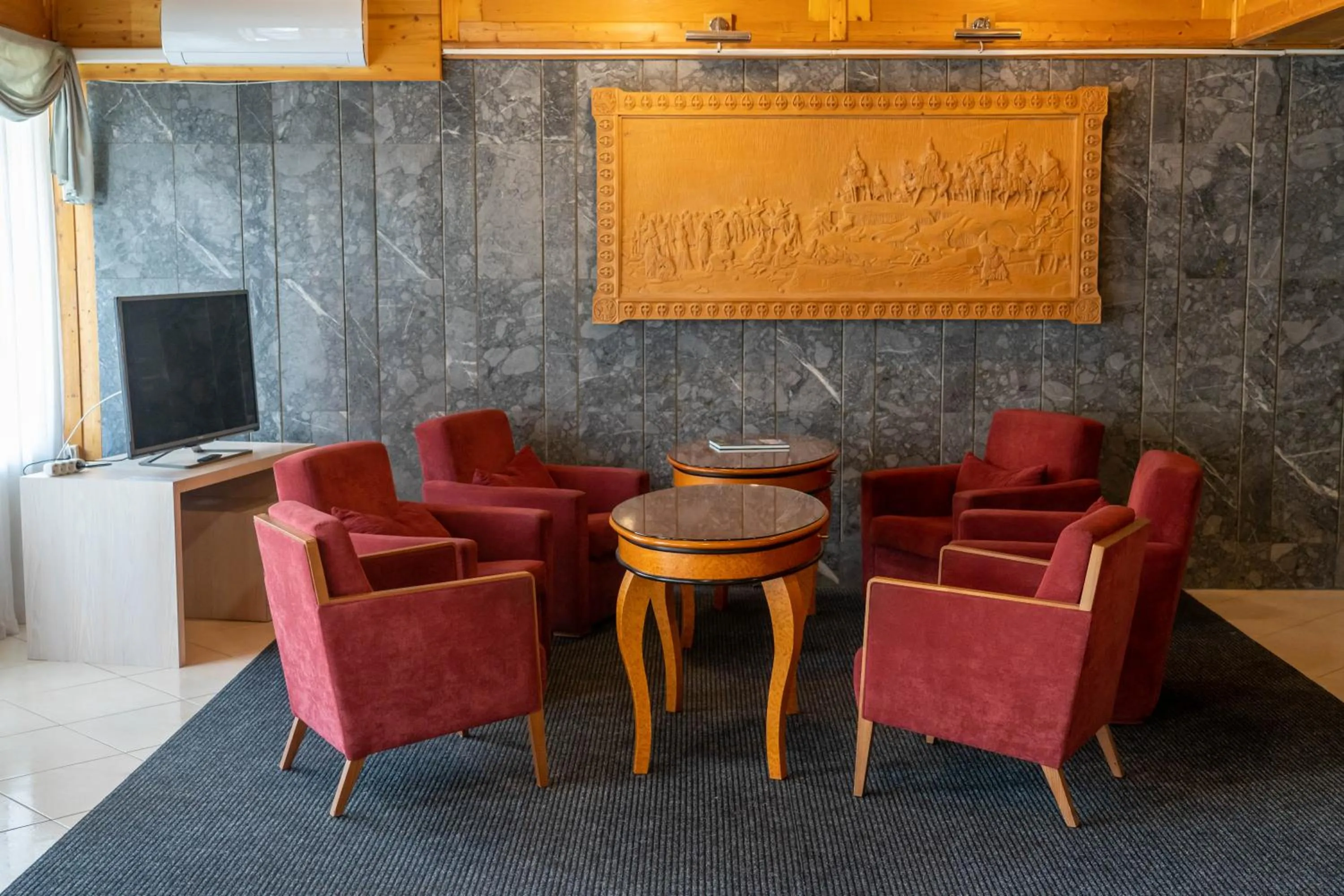 Lobby or reception in Majerik Hotel