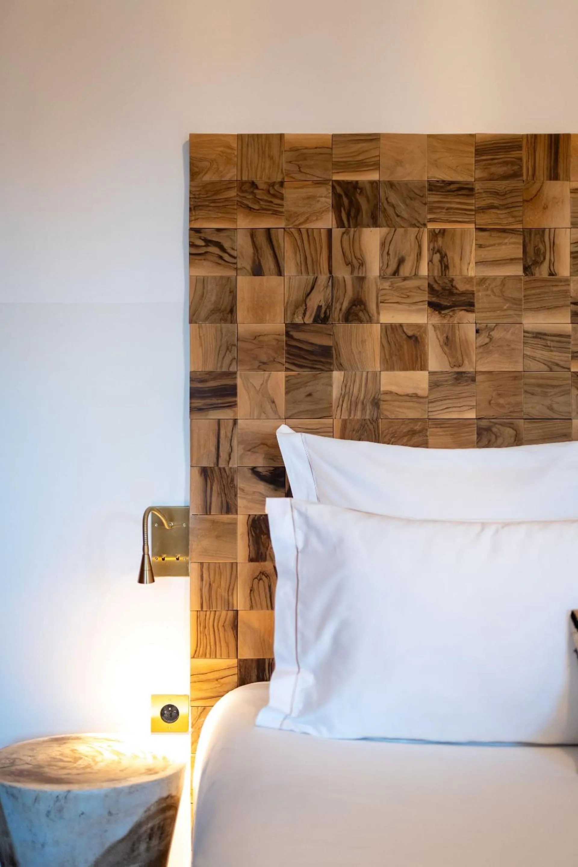 Bed in Hôtel Le Saint Remy & Spa