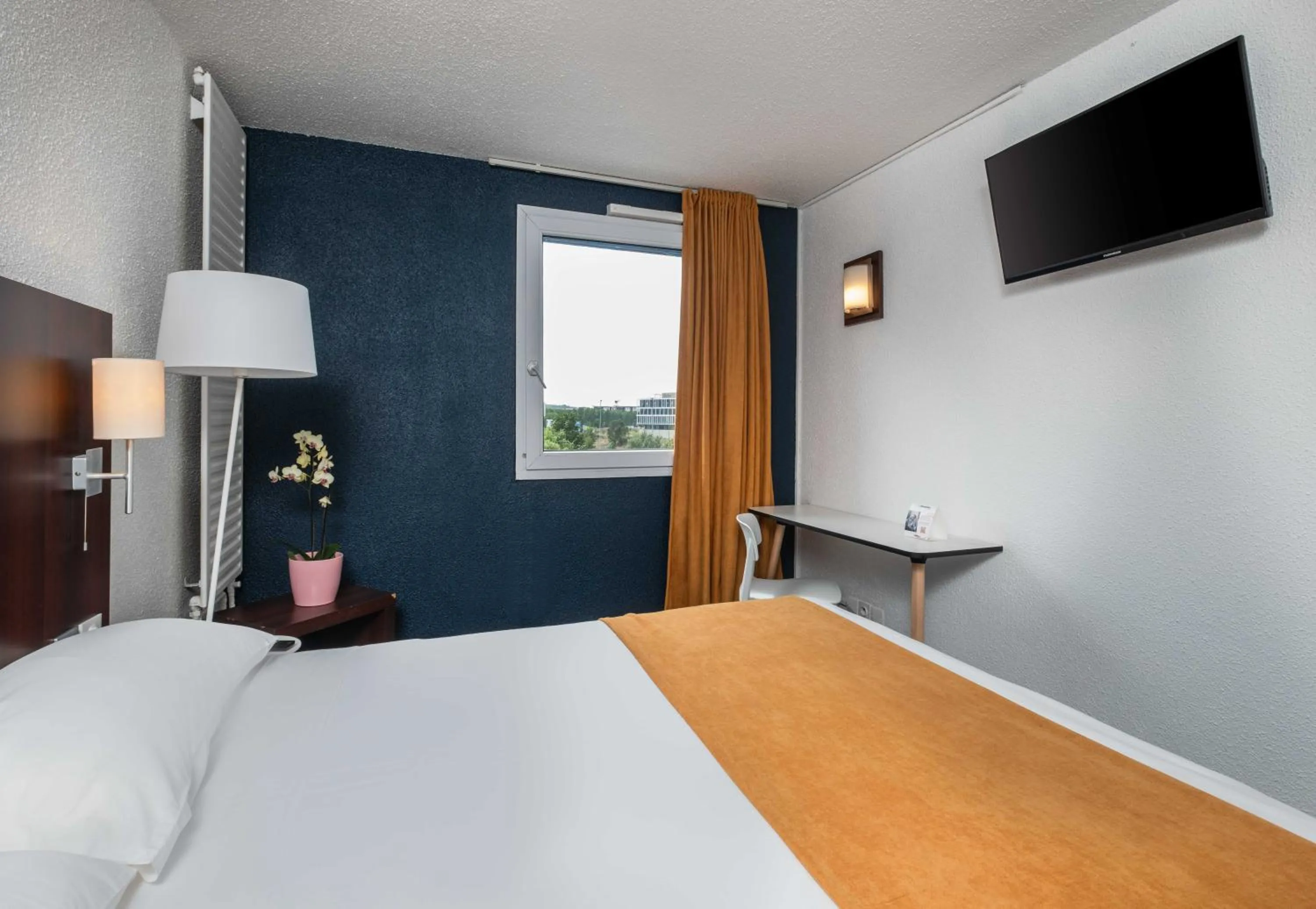 Bed in The Originals City, Hotel Ariane, Toulouse Sud Labège