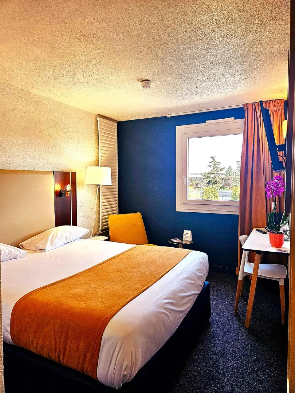 Bed in The Originals City, Hotel Ariane, Toulouse Sud Labège