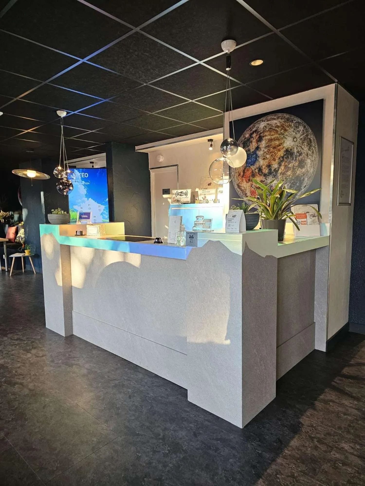 Lobby or reception in The Originals City, Hotel Ariane, Toulouse Sud Labège