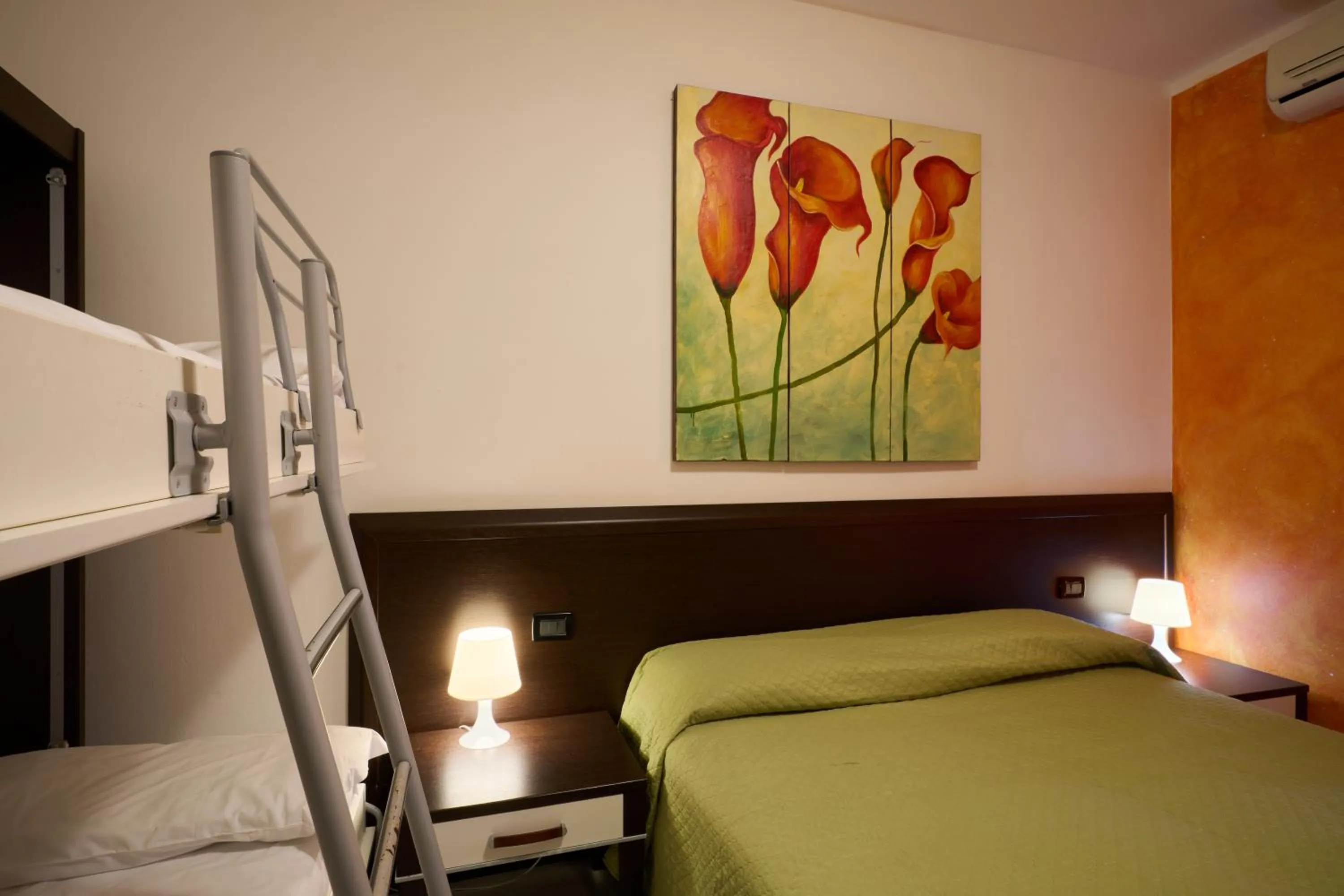 Photo of the whole room, Bed in Hotel Villa Del Mar