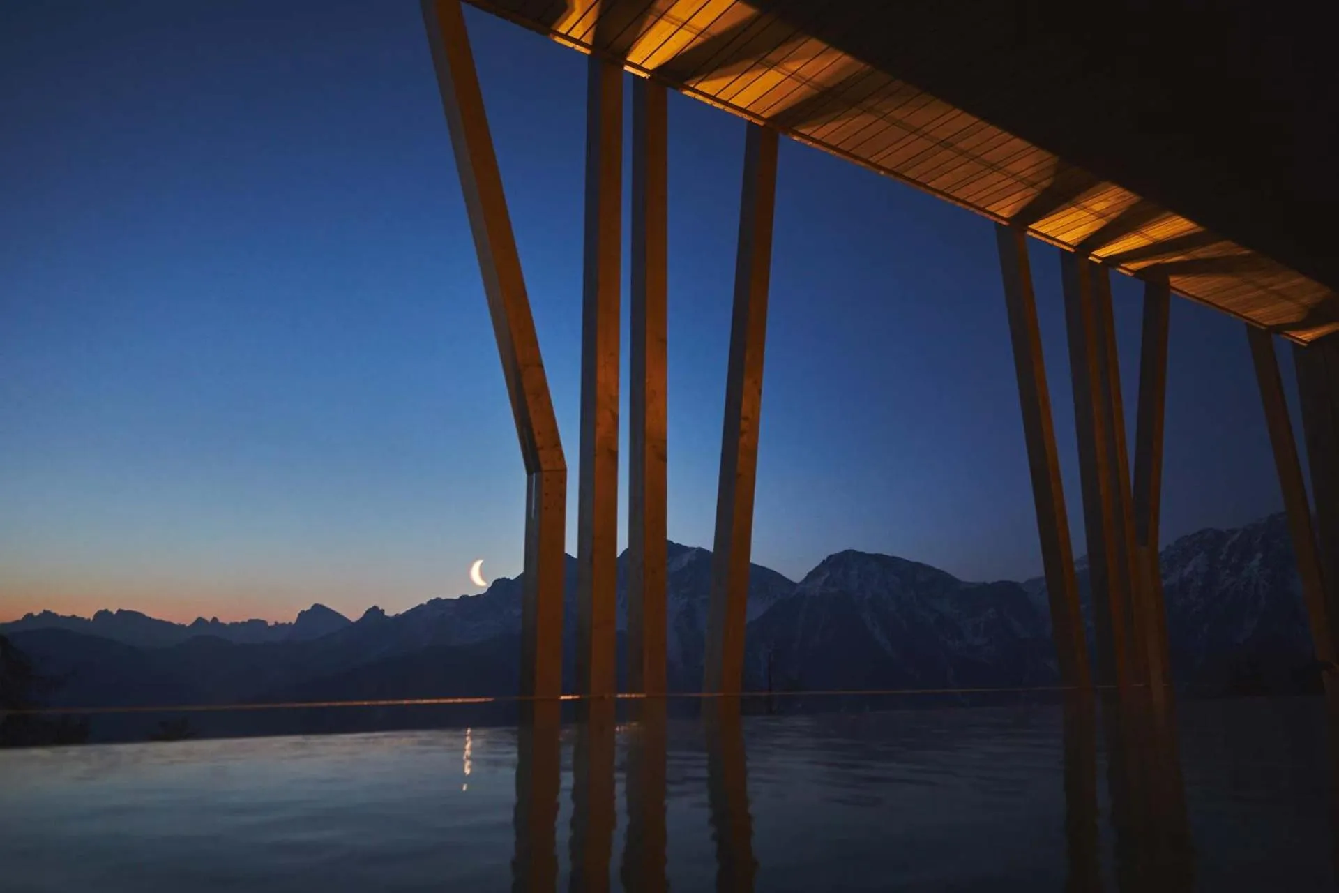 Pool view in Hotel Olangerhof