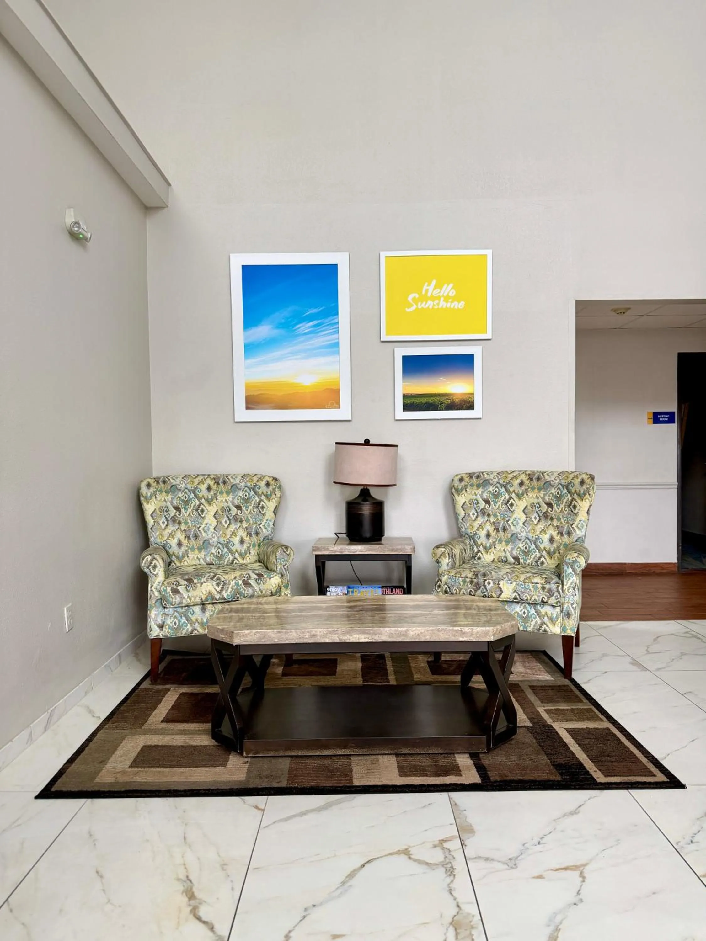 Seating area in Days Inn & Suites by Wyndham Morris I-80