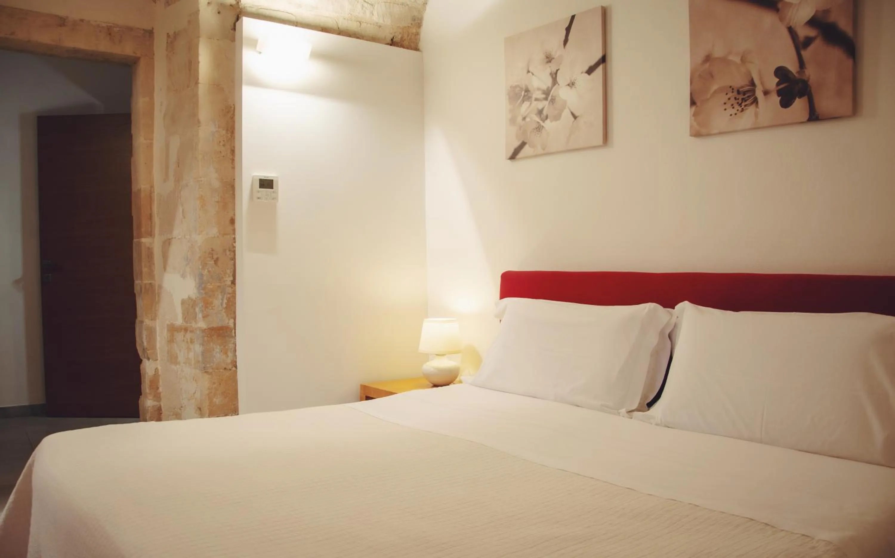 Photo of the whole room, Bed in Giardino Sul Duomo