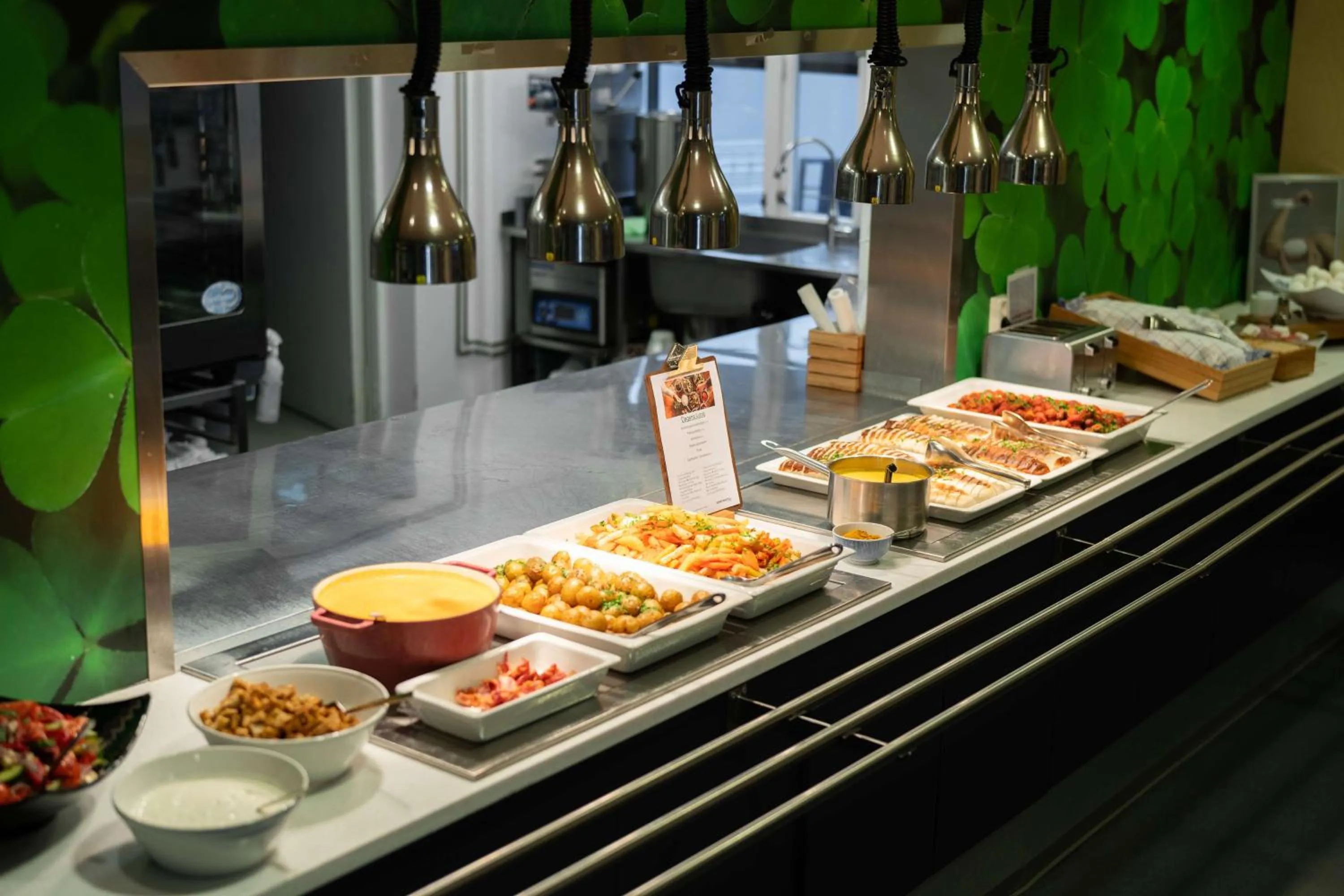 Restaurant/places to eat in Olympiatoppen Sportshotel - Scandic Partner