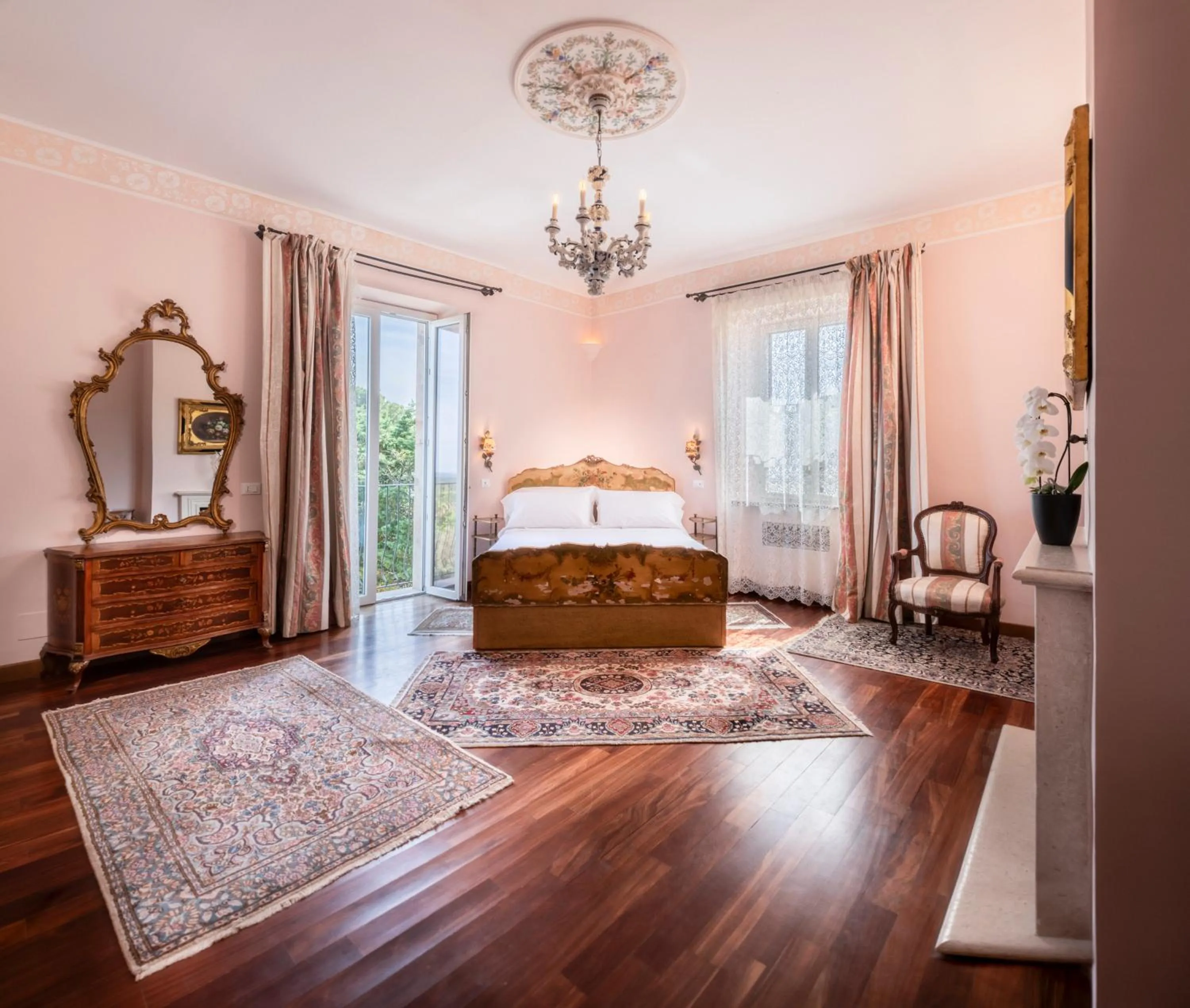 Garden view, Bed in Villa Clodia Relais