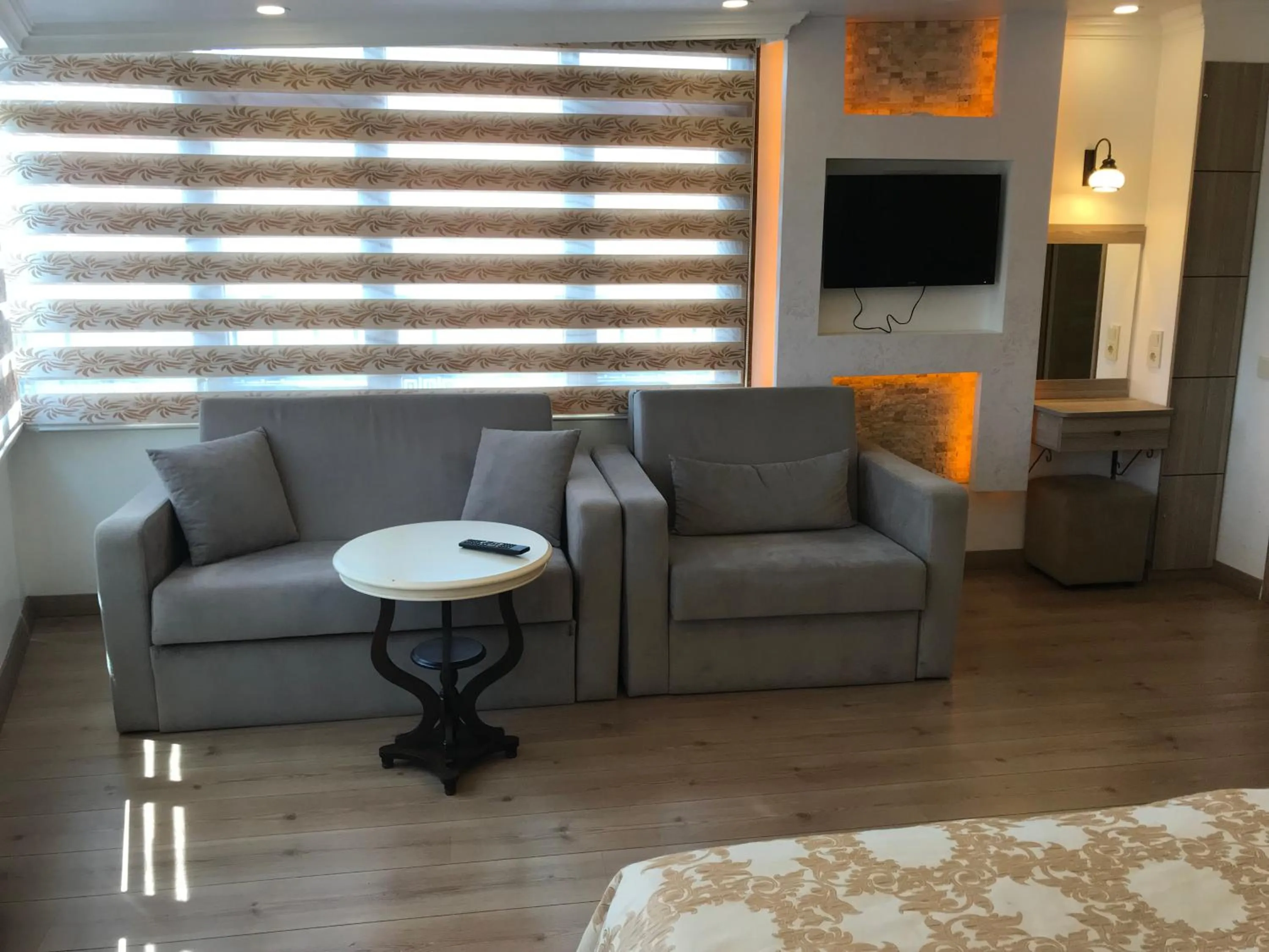 TV and multimedia in Harbour Suites Old City