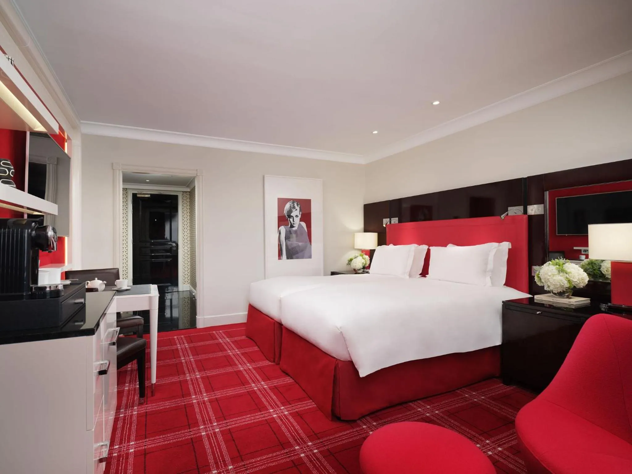 Bedroom, Bed in Sofitel London St James