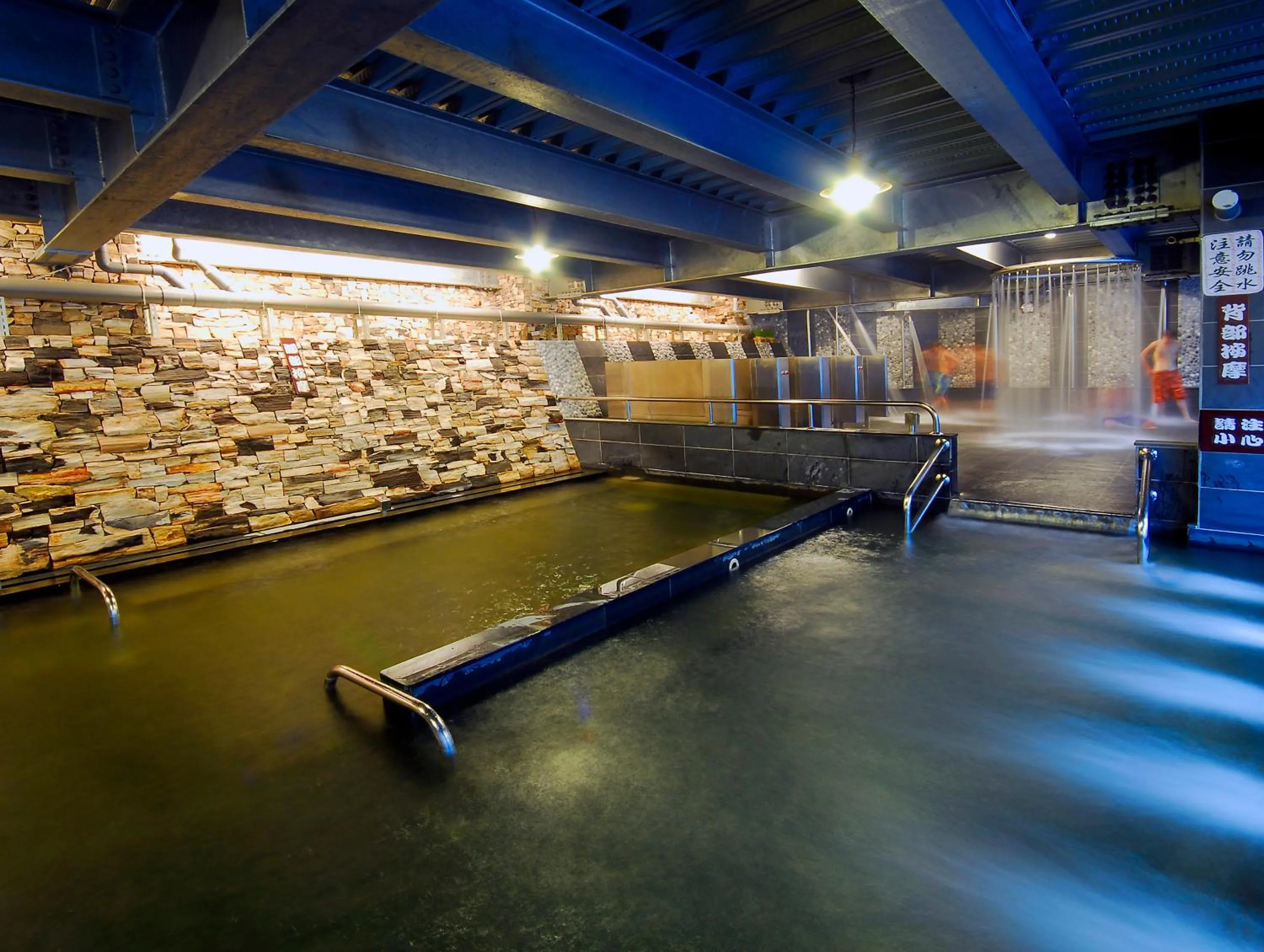 Property building in Ming Lu Holiday Hotel