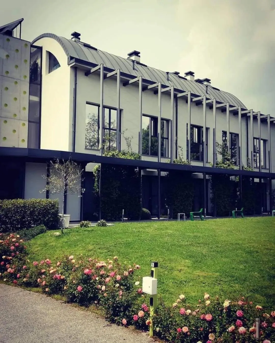 Property building in Mxp Rooms Guest House