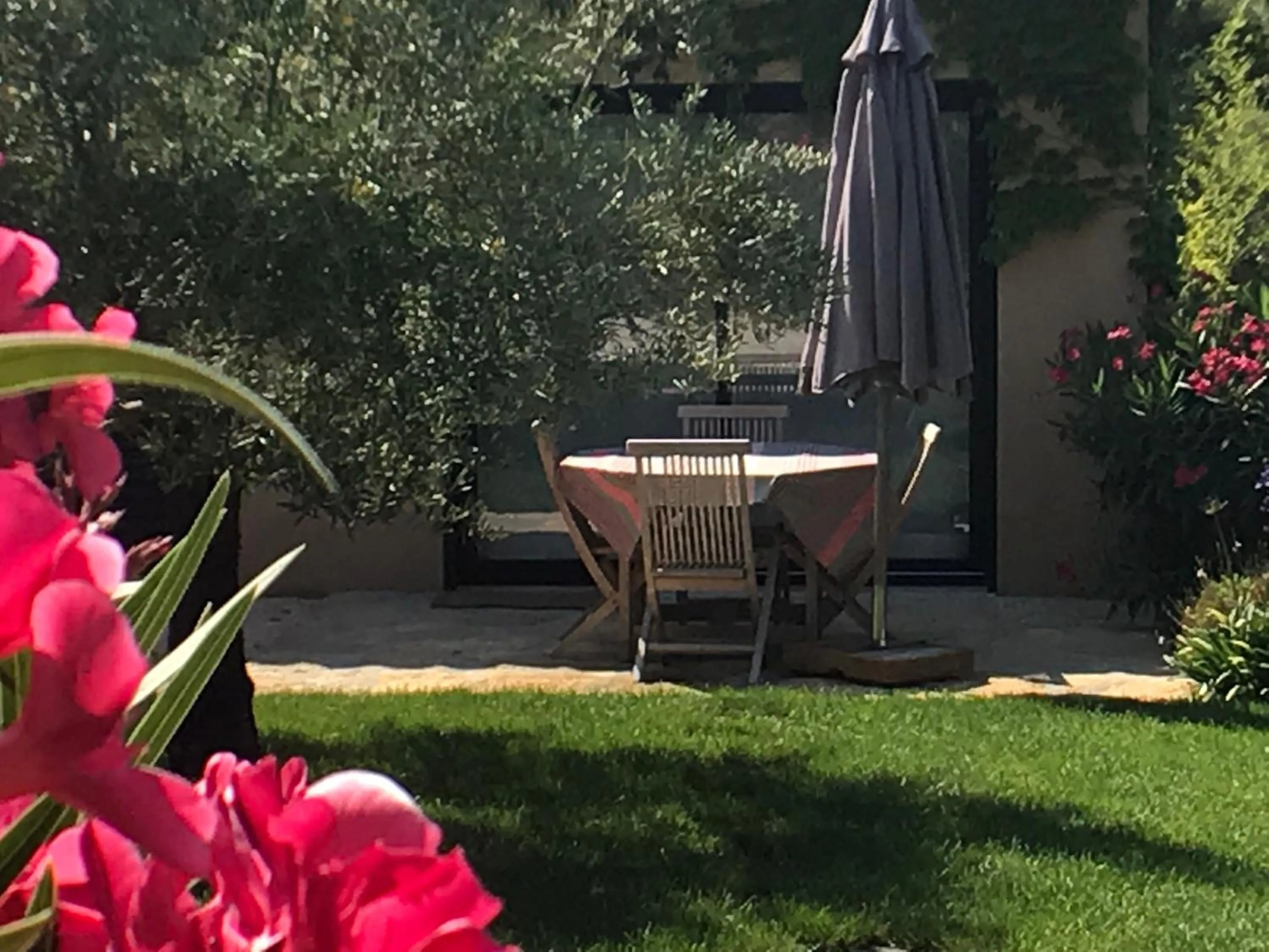 Patio in Mer et Provence