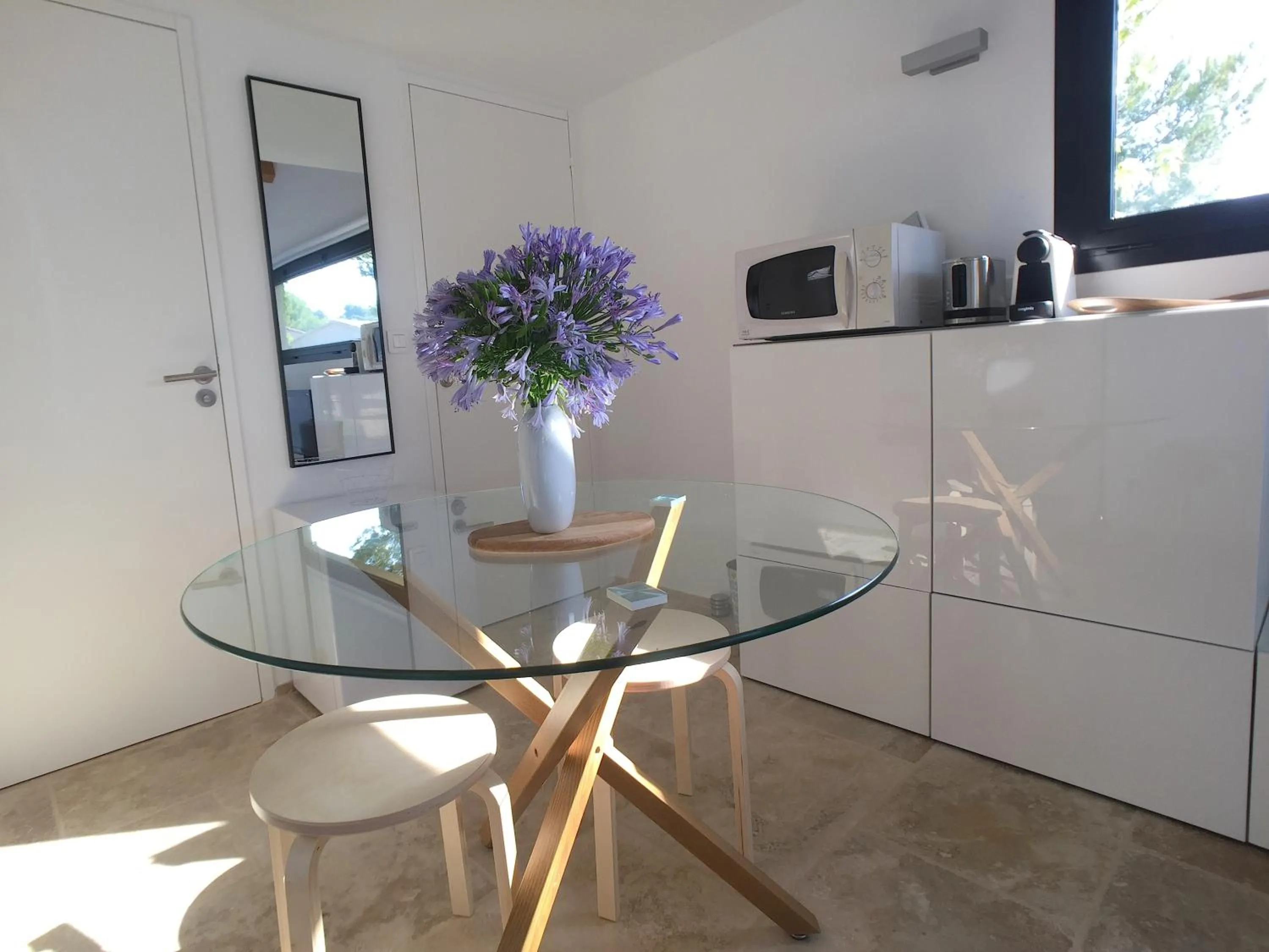 Dining area in Mer et Provence