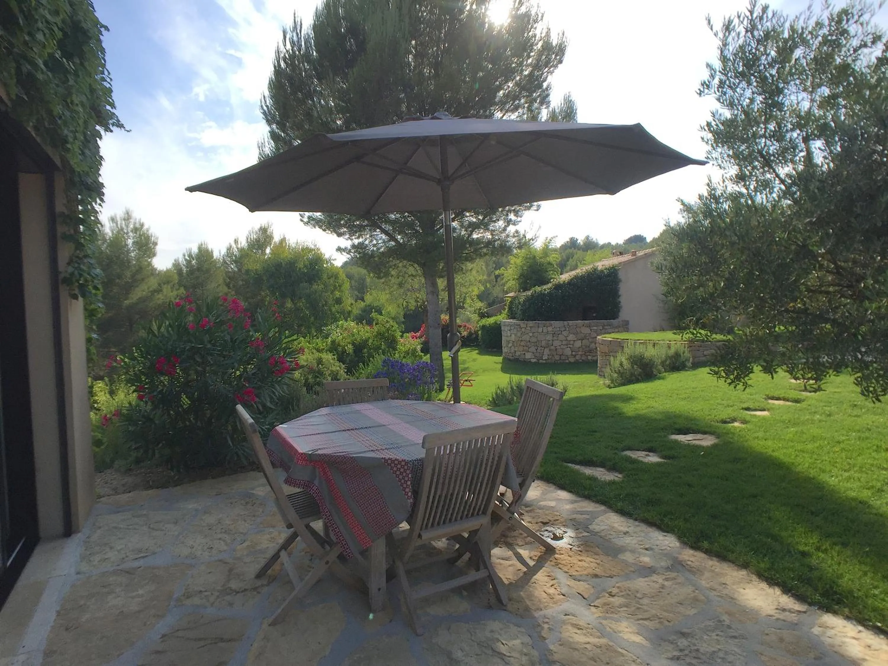 Patio in Mer et Provence