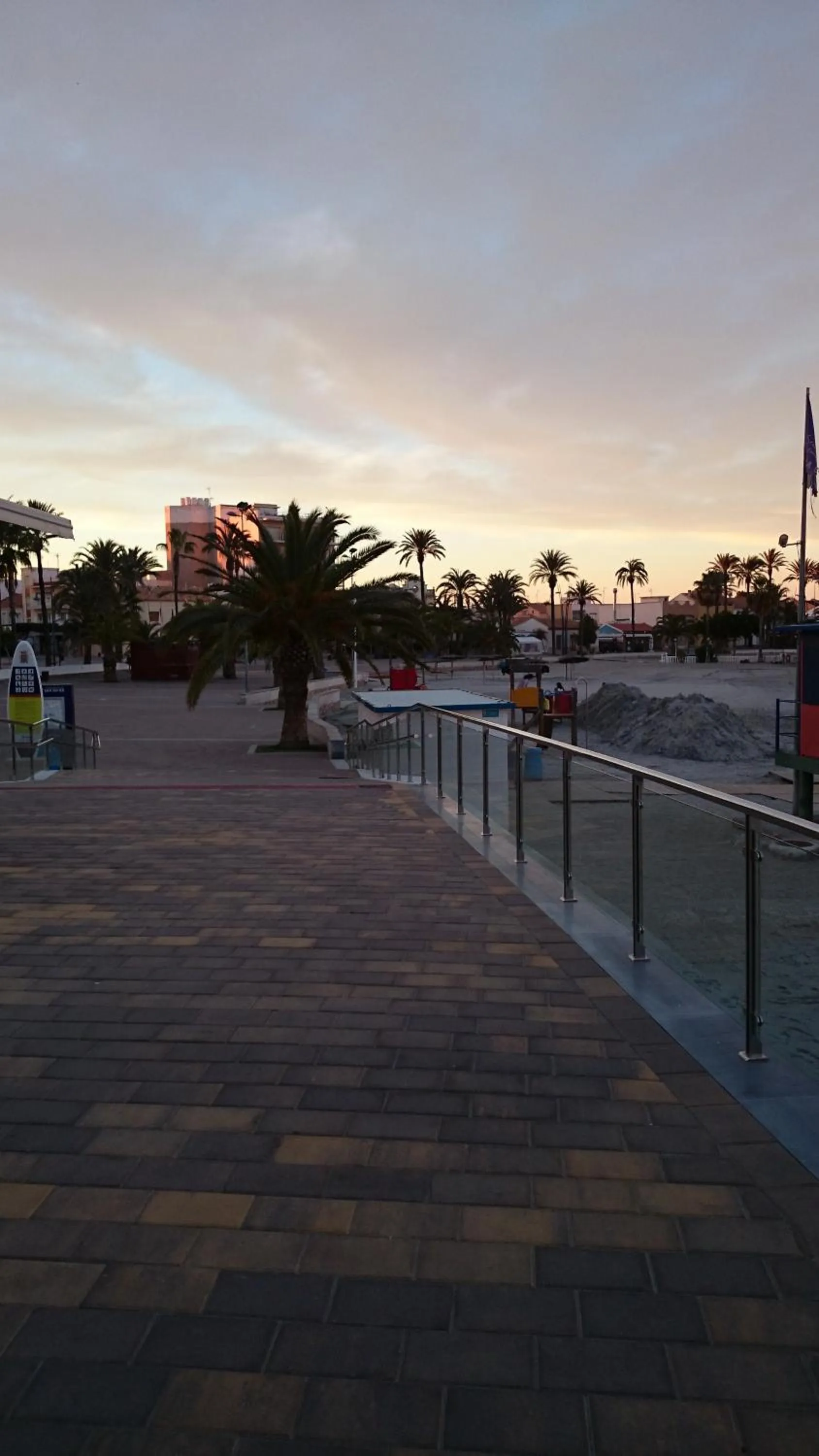 Restaurant/places to eat in Hotel El Marino