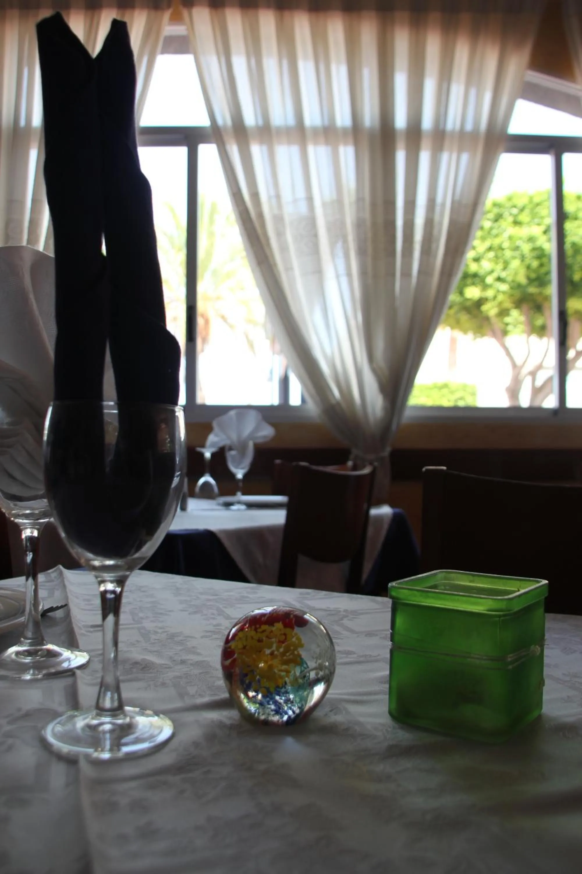 Restaurant/places to eat in Hotel El Marino