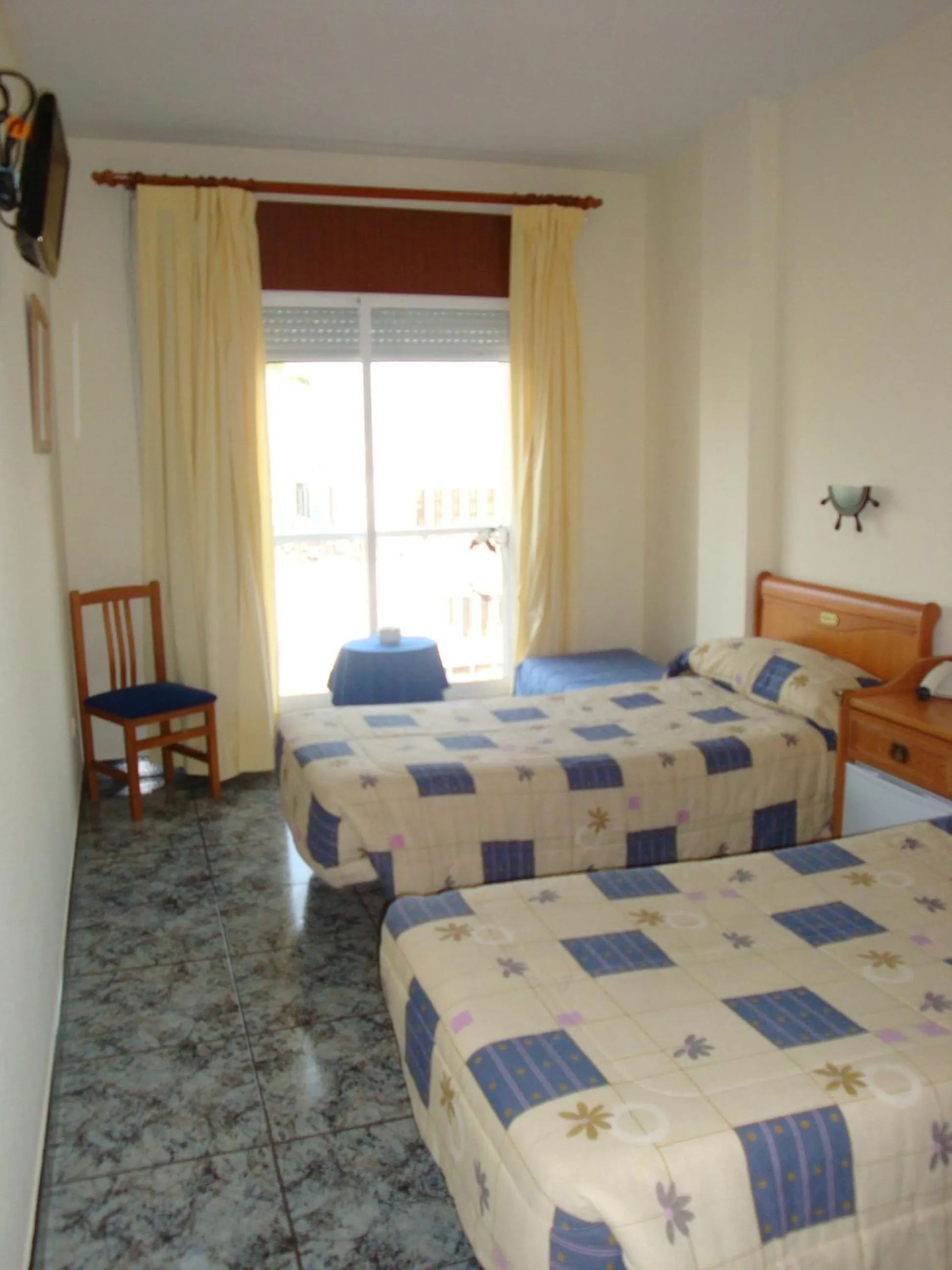 Photo of the whole room in Hotel El Marino