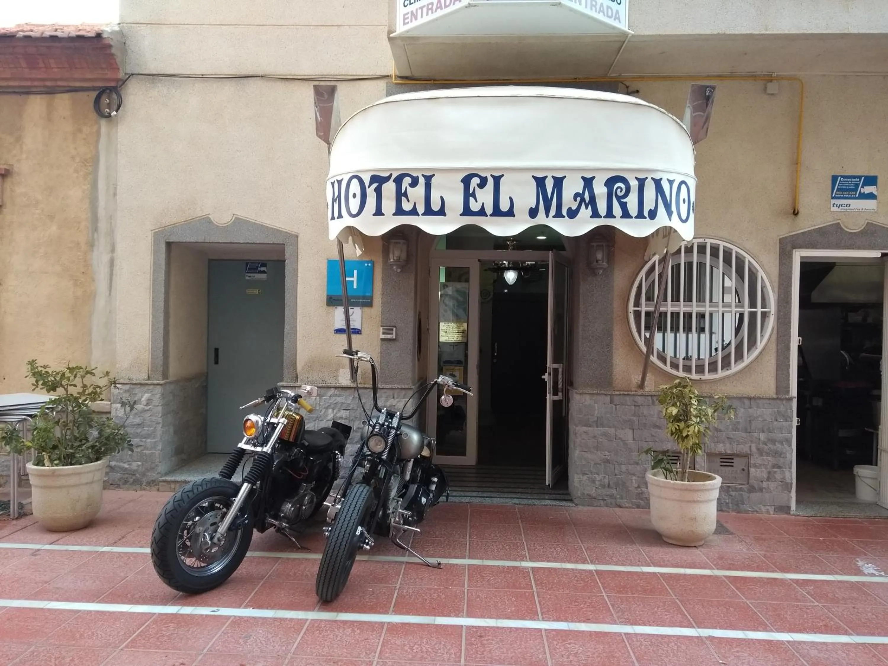 Facade/entrance in Hotel El Marino