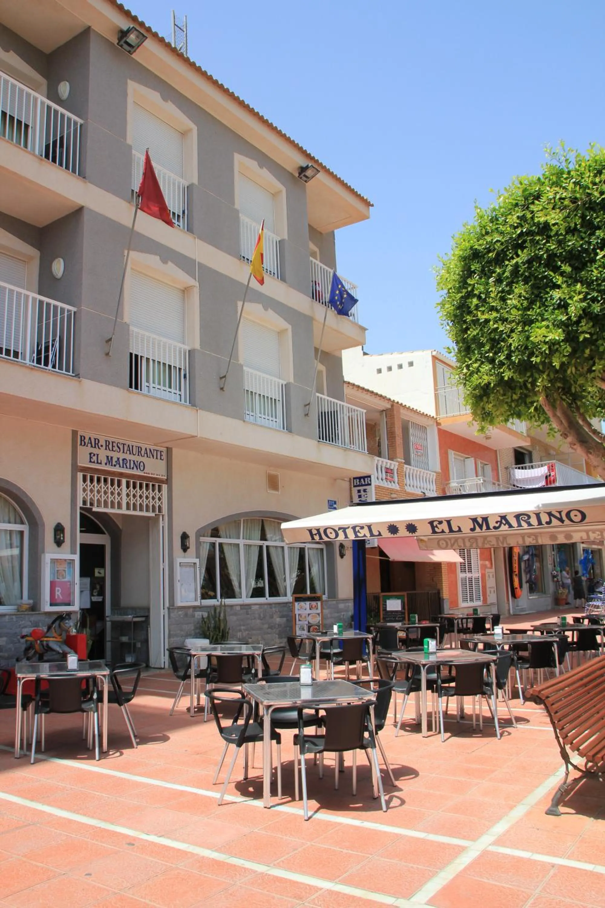 Restaurant/places to eat in Hotel El Marino