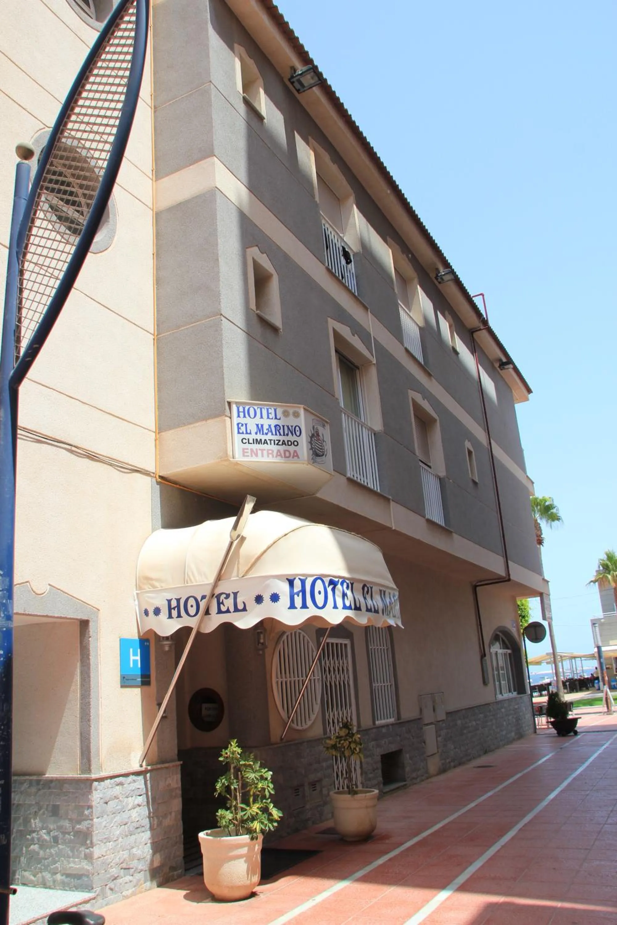 Facade/entrance in Hotel El Marino