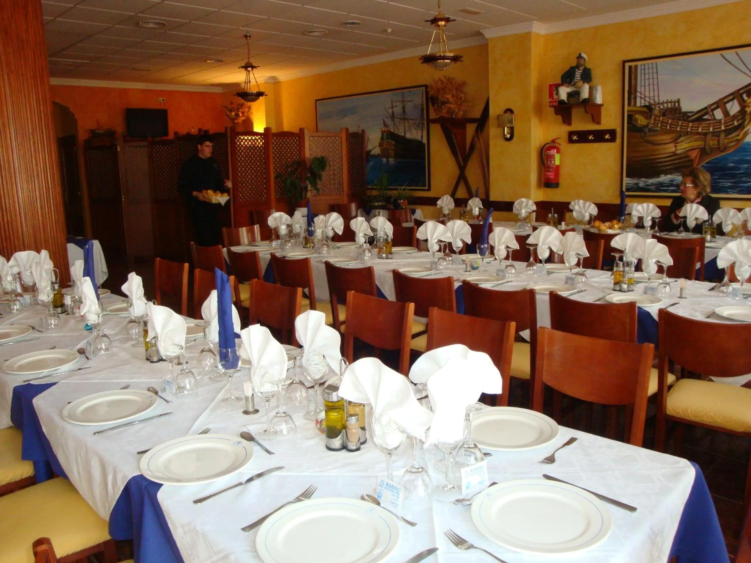 Restaurant/places to eat in Hotel El Marino