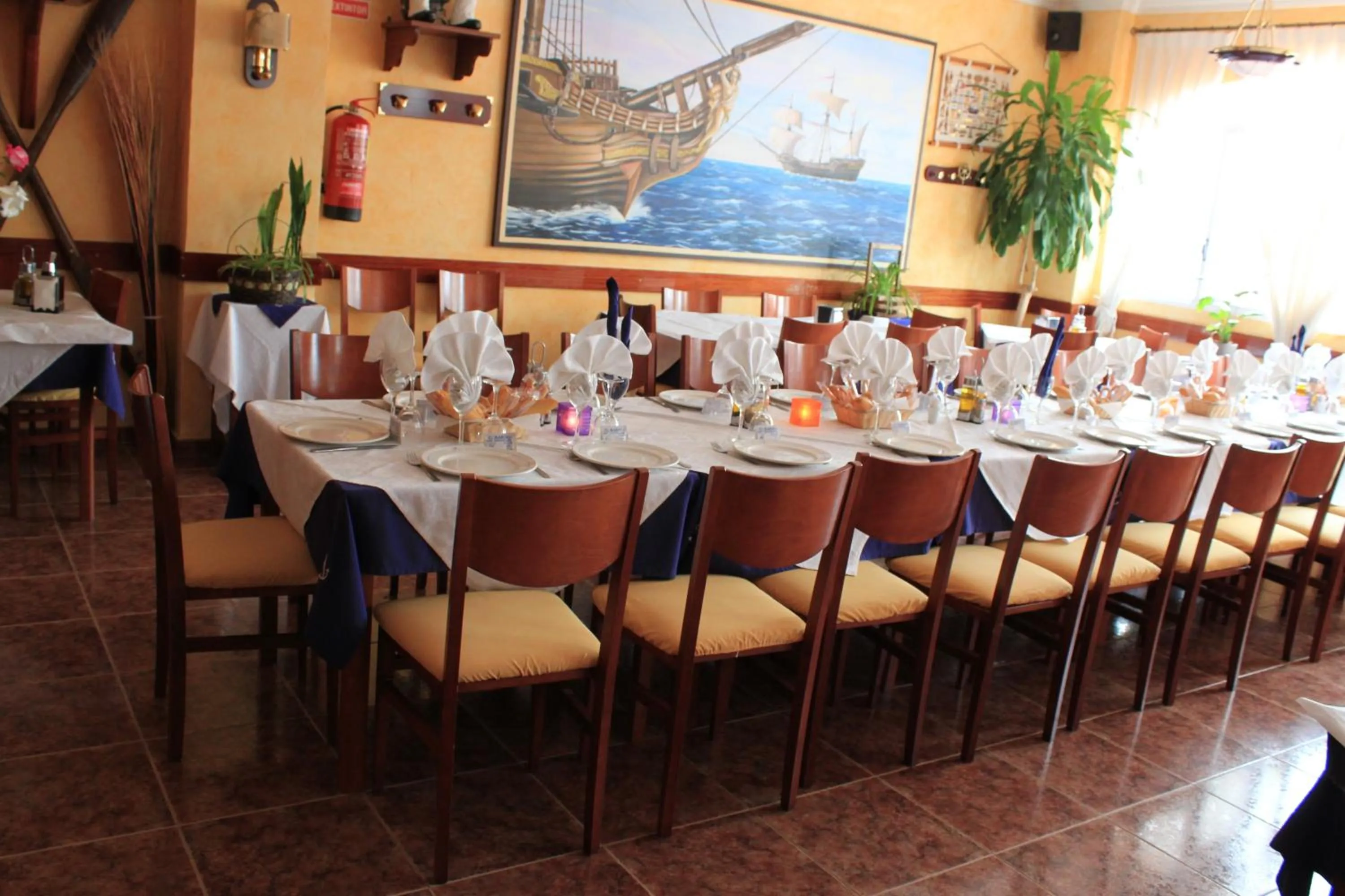 Restaurant/places to eat in Hotel El Marino