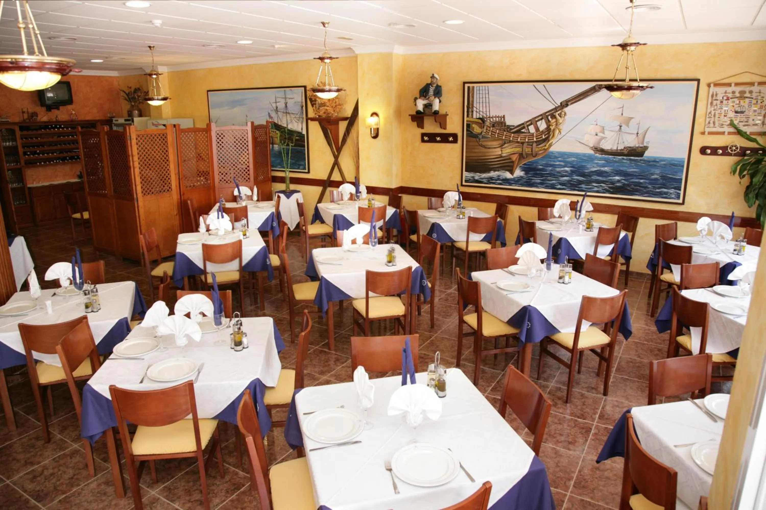 Restaurant/places to eat in Hotel El Marino
