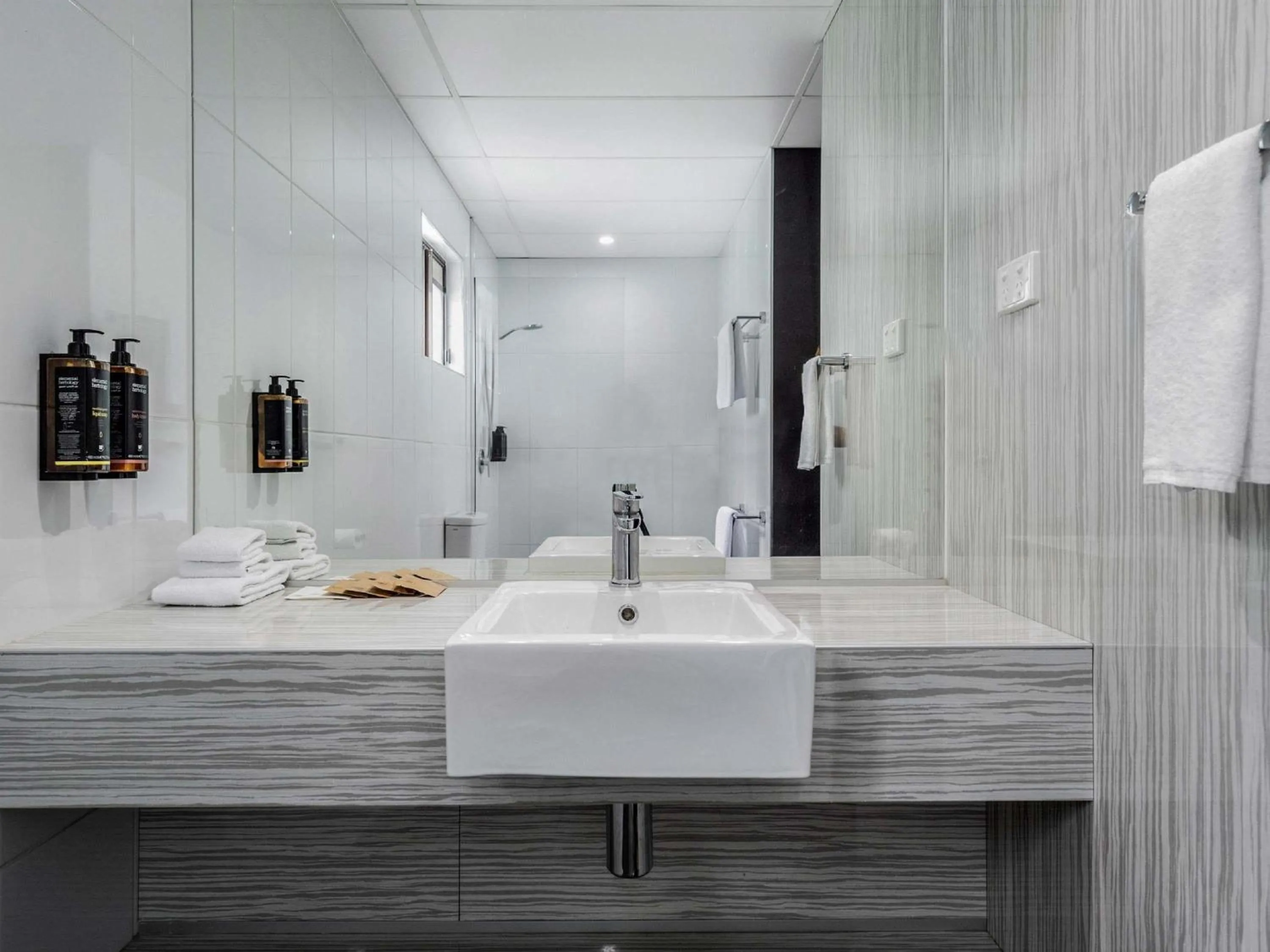 Bedroom in Mercure Townsville