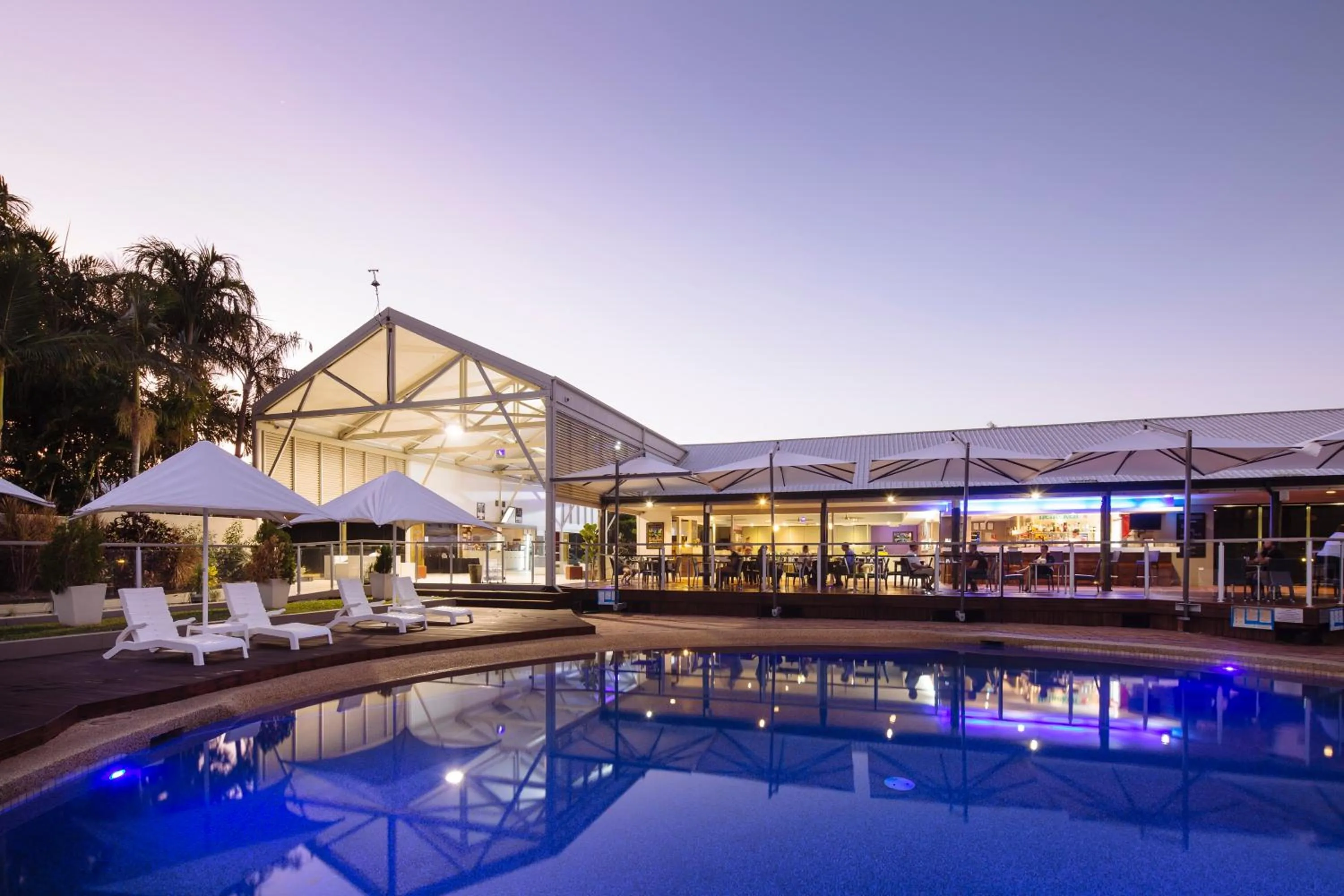 Restaurant/places to eat in Mercure Townsville