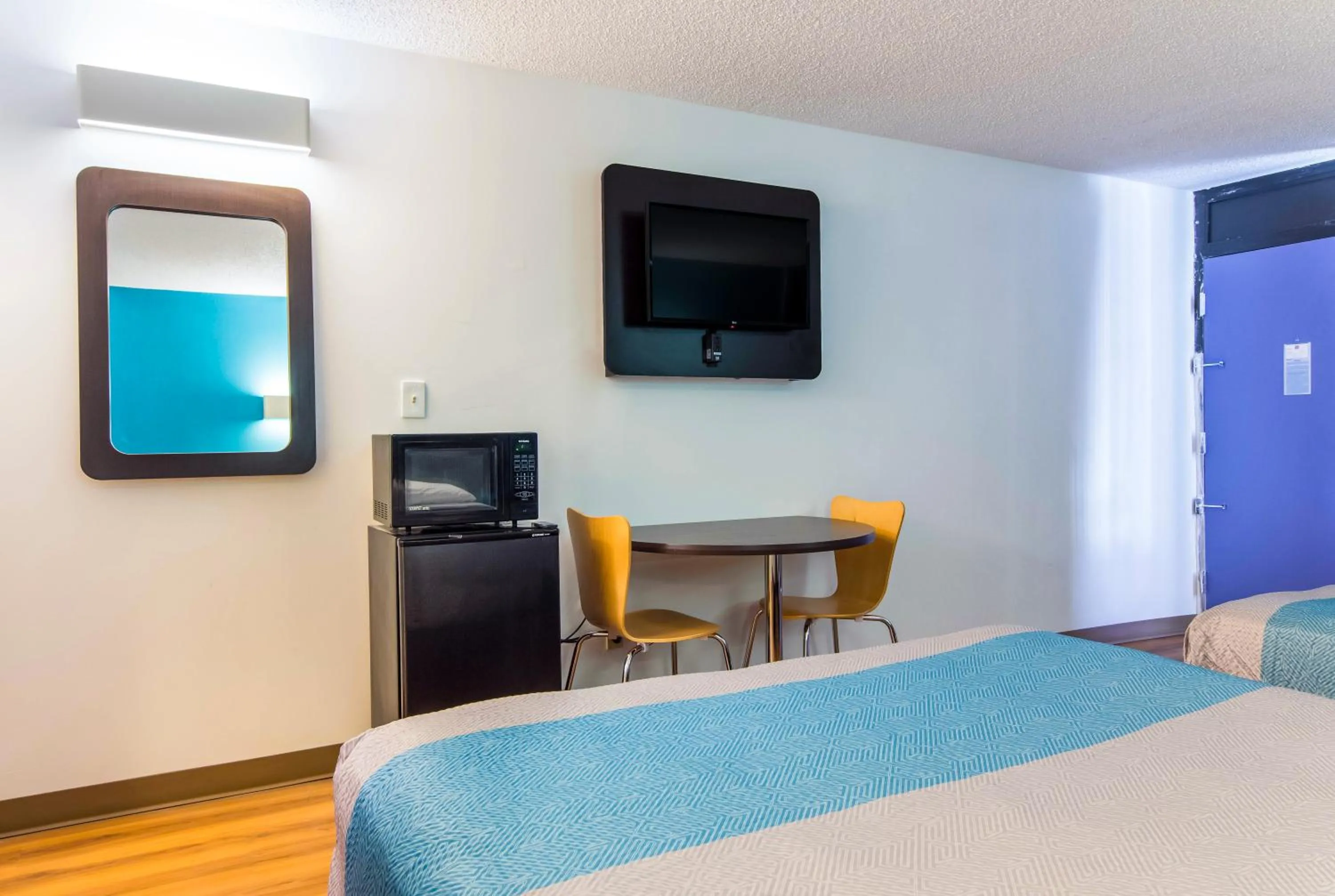 Bedroom, Bed in Motel-6 Lagrange Ga