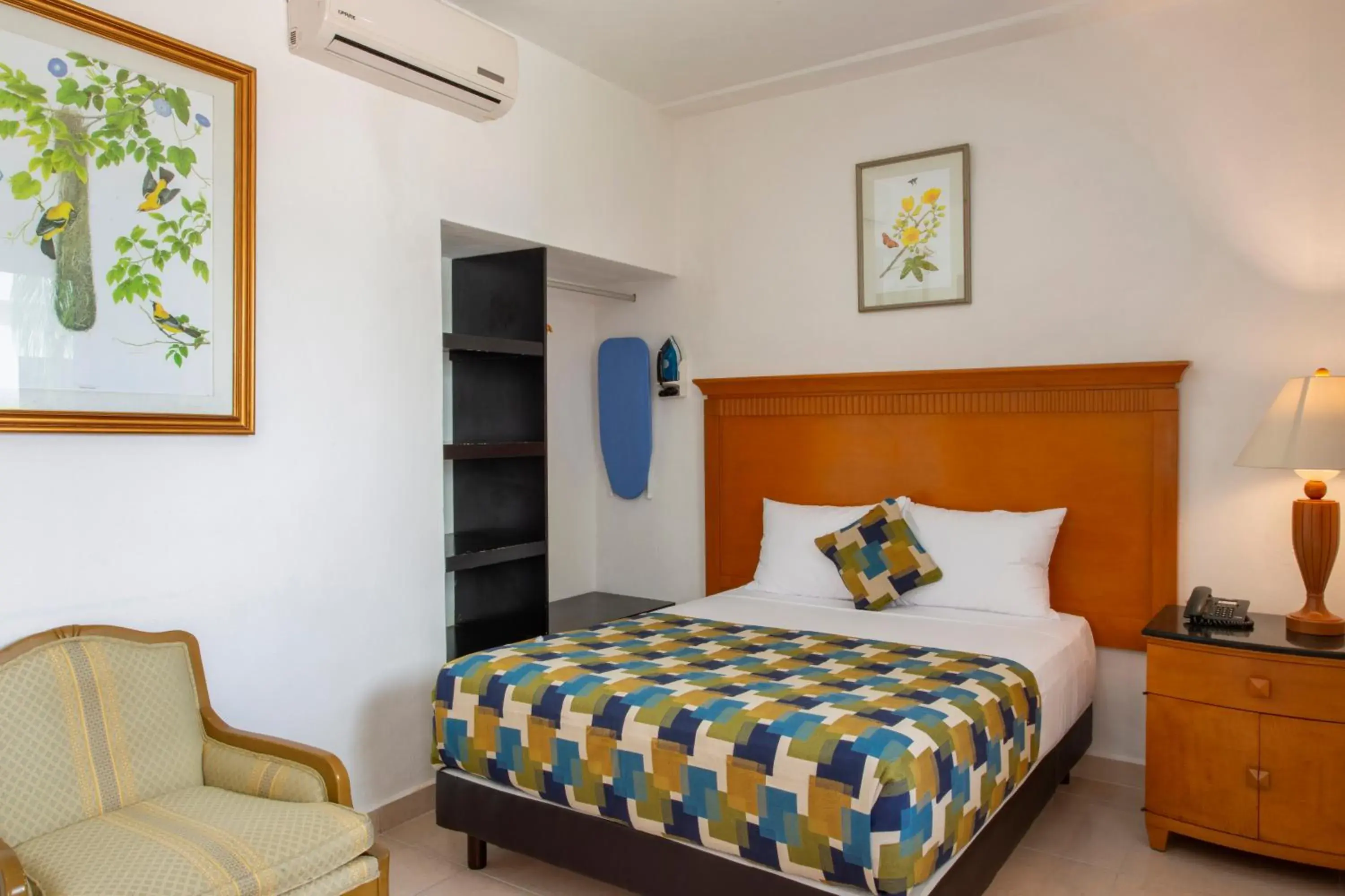 Double Room - single occupancy in Hotel Embajadores Double Room - single occupancy in Hotel Embajadores