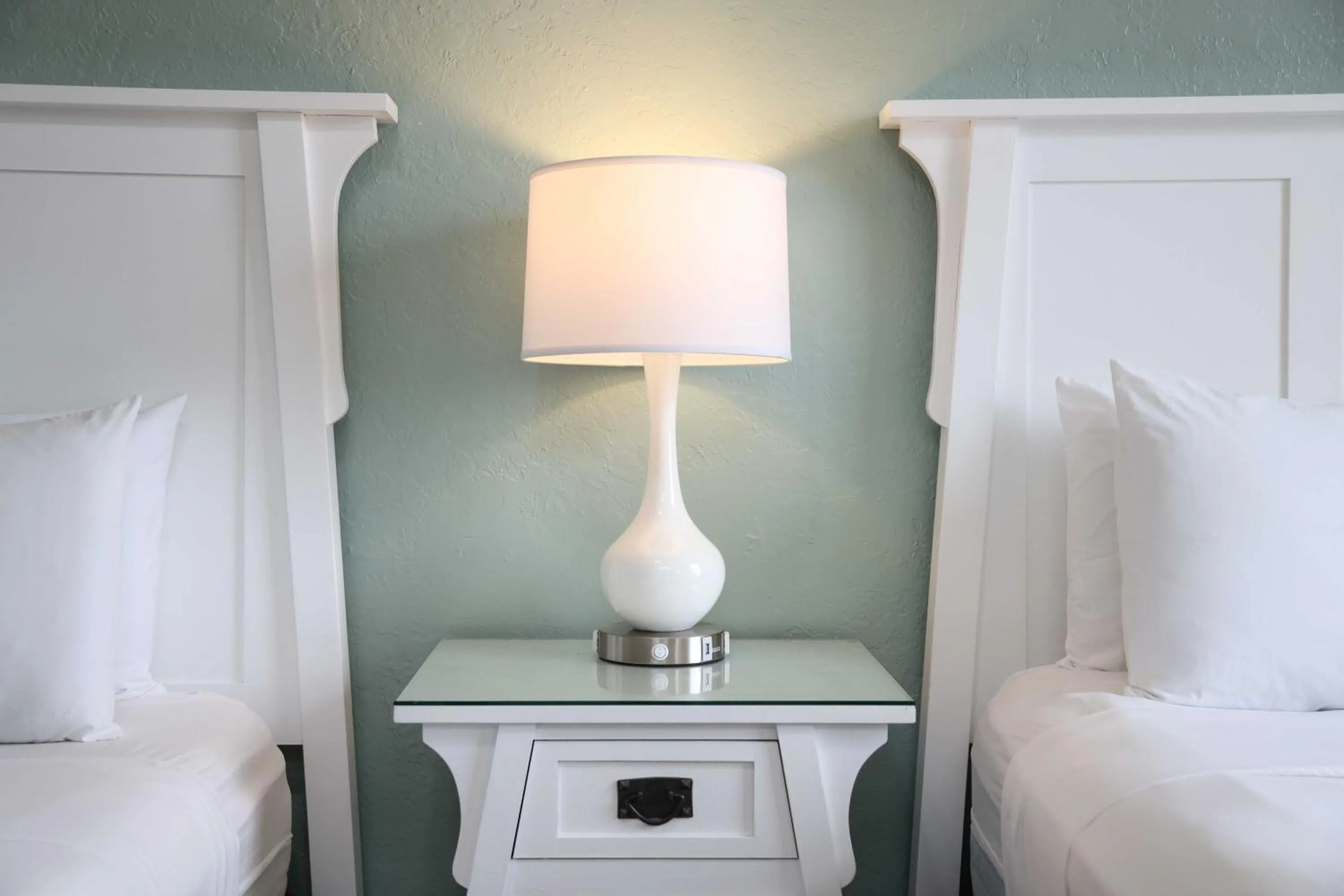 Bedroom, Bed in Hotel Carmel Santa Monica