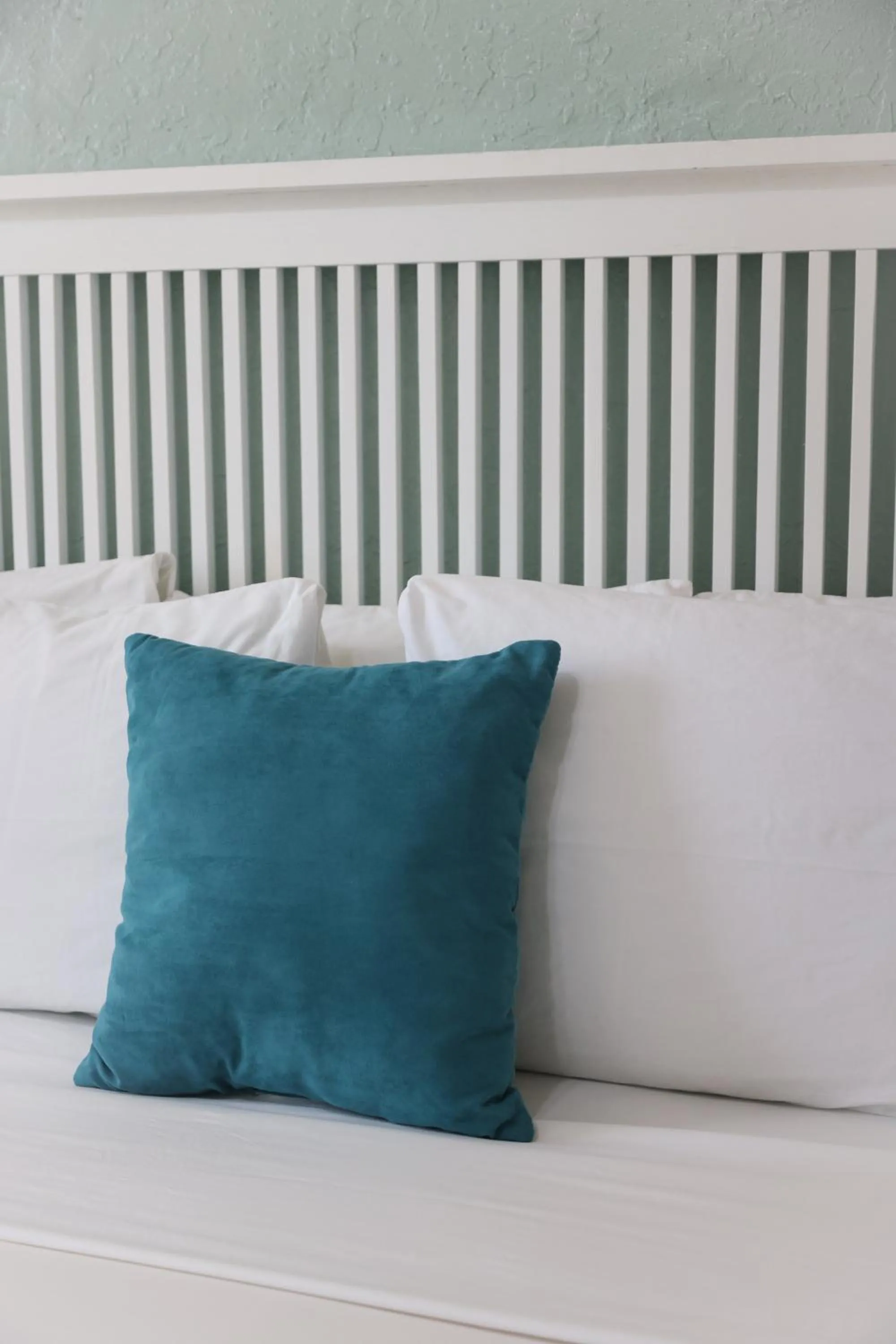 Bed in Hotel Carmel Santa Monica