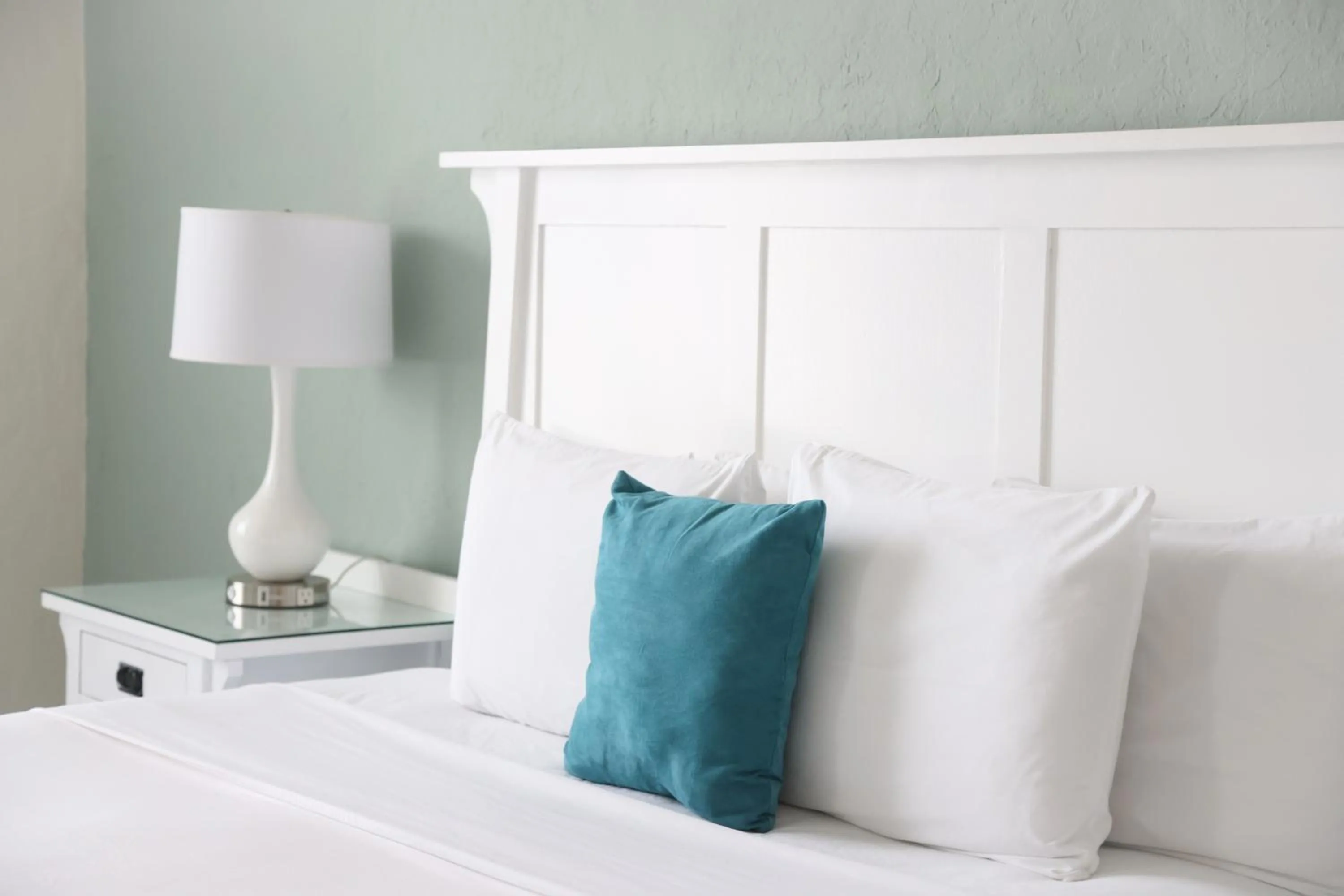 Bed in Hotel Carmel Santa Monica