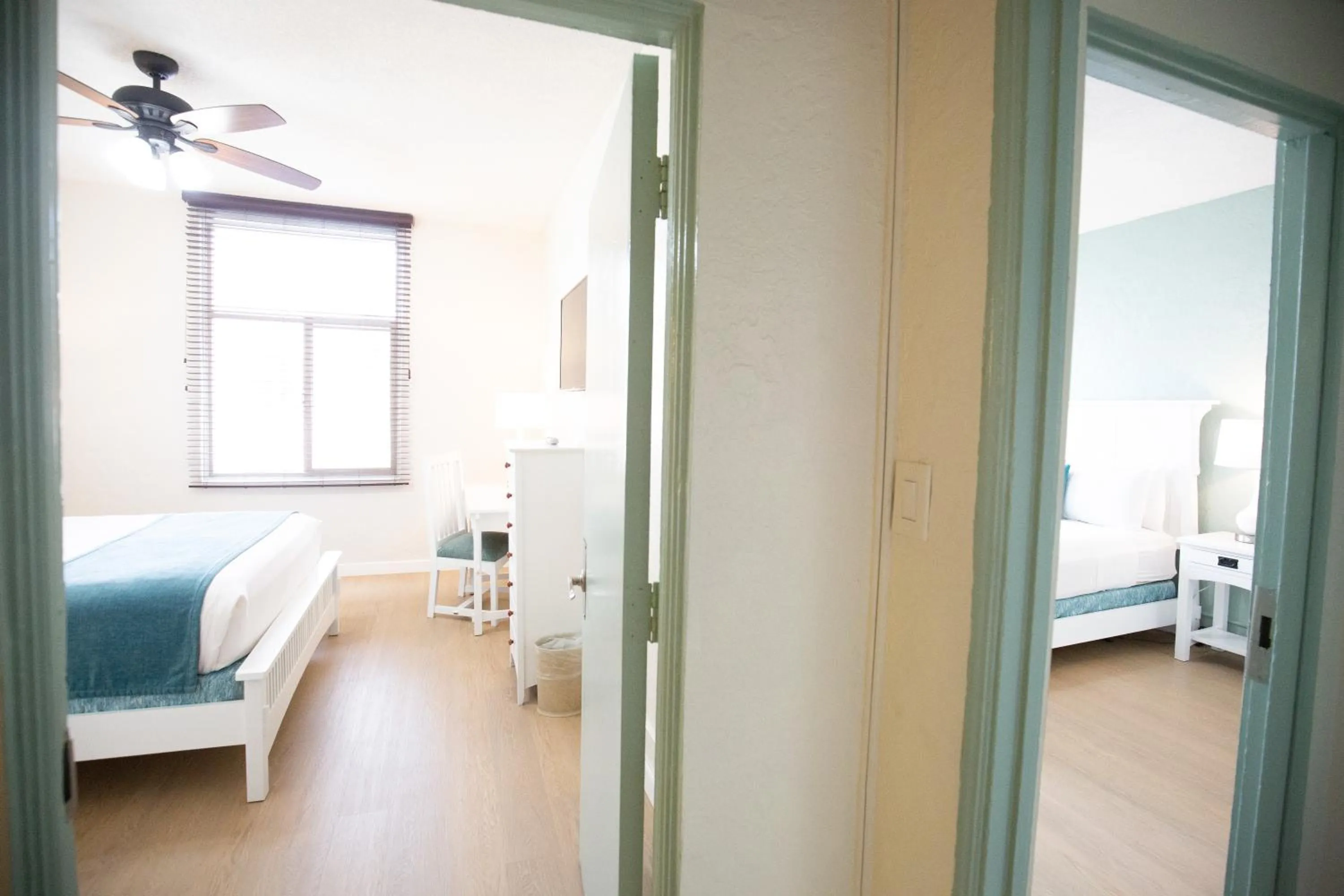 Family, Bed in Hotel Carmel Santa Monica