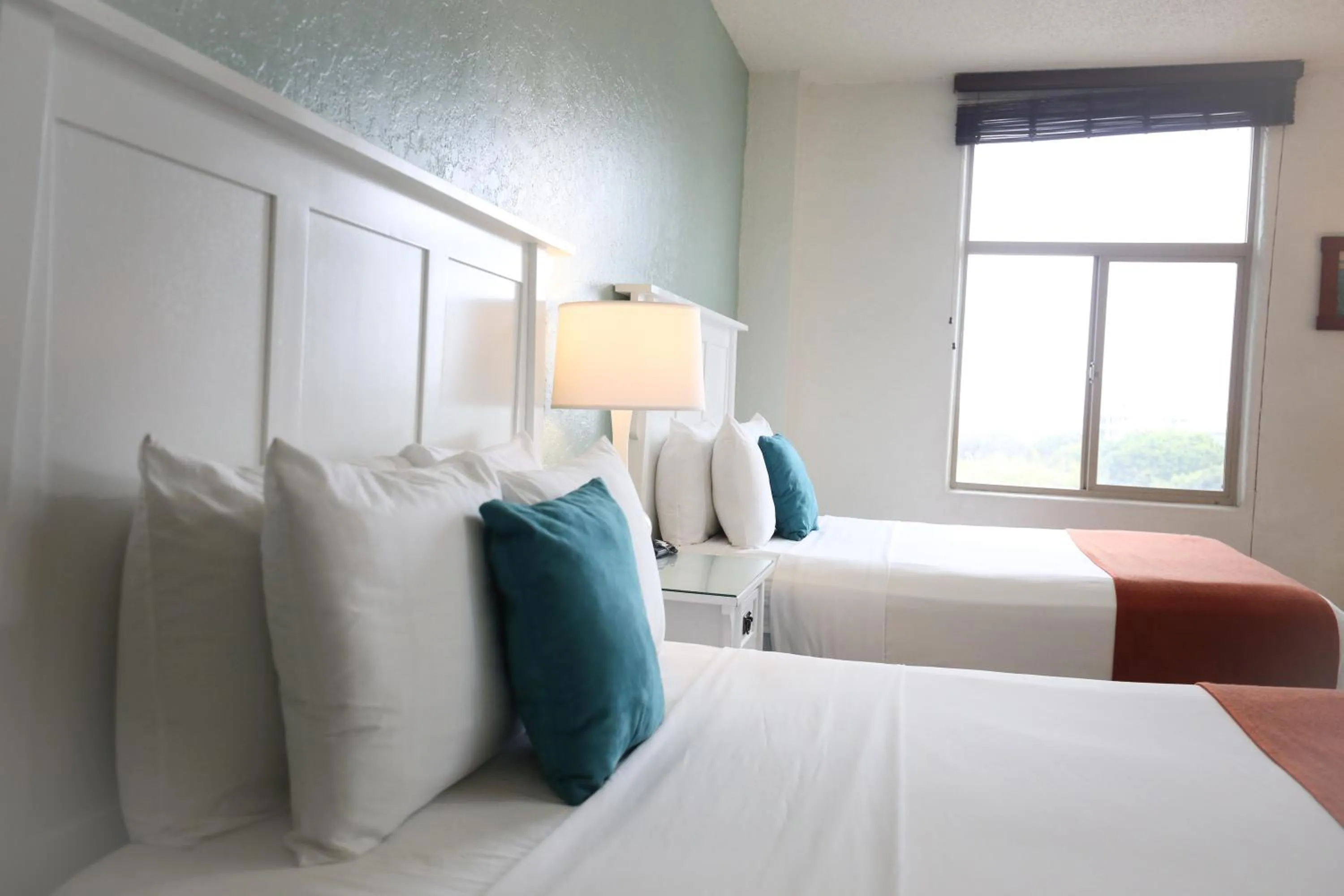 Bed in Hotel Carmel Santa Monica