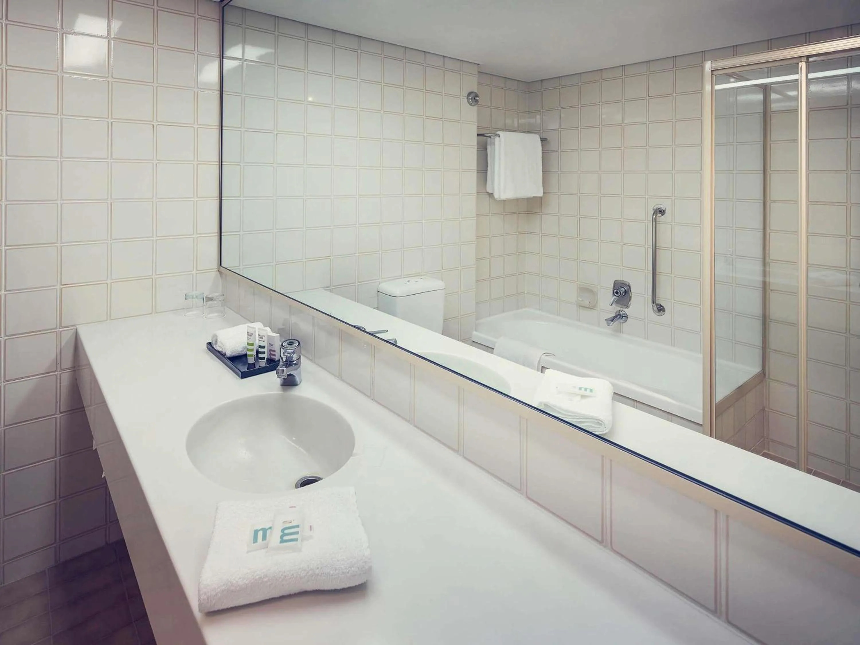 Bedroom in Mercure Perth