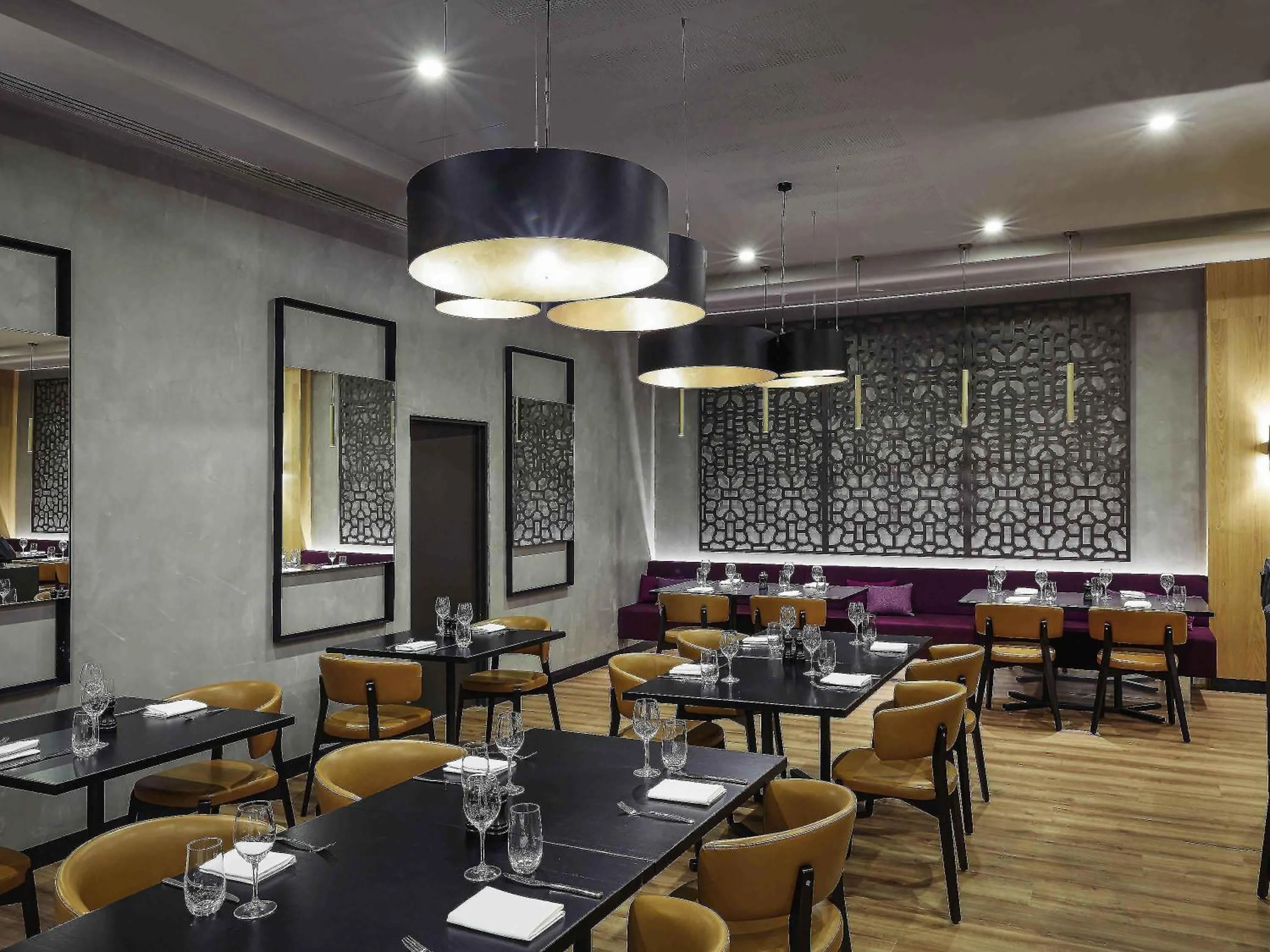Restaurant/places to eat in Mercure Perth