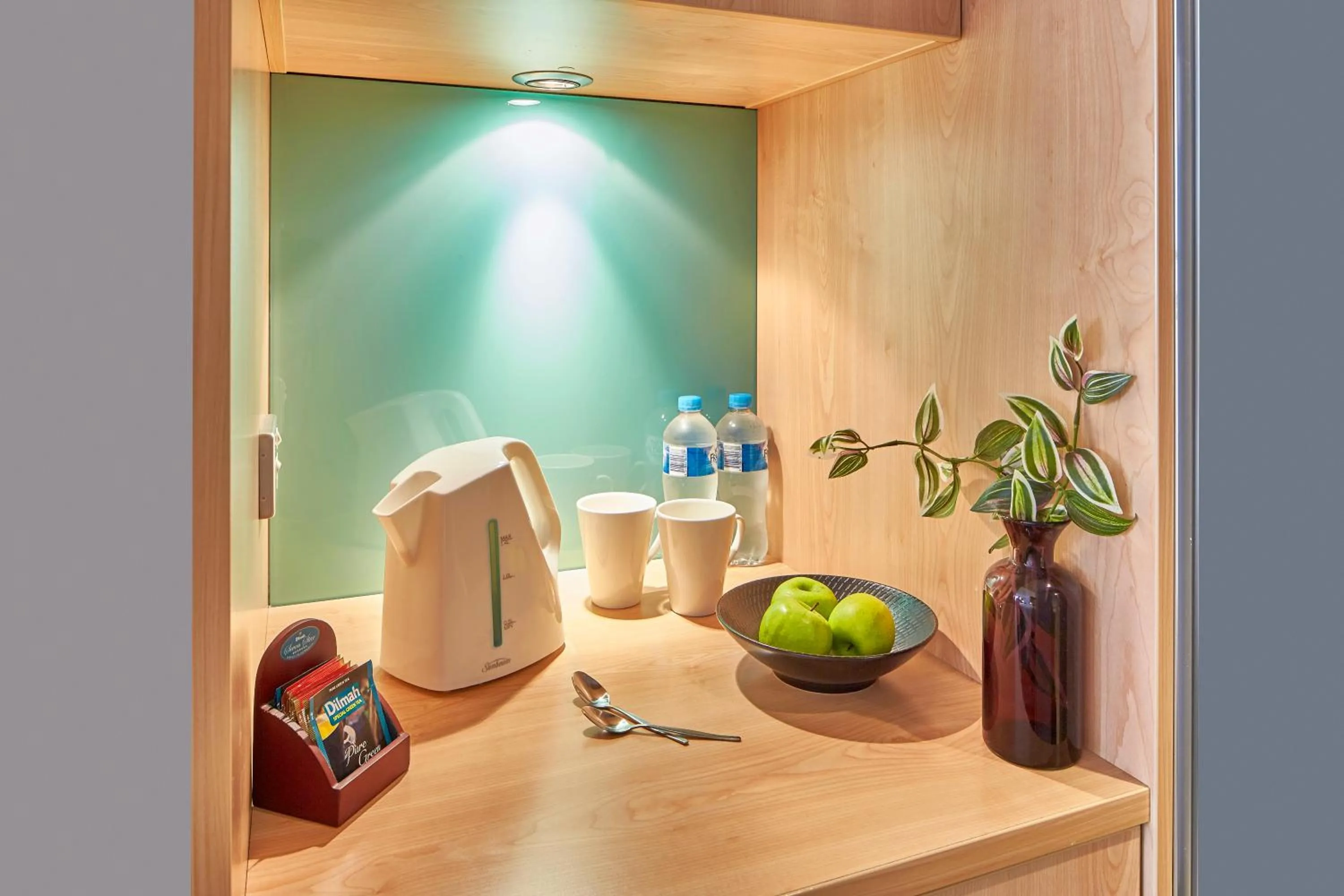 Coffee/tea facilities in Mercure Perth