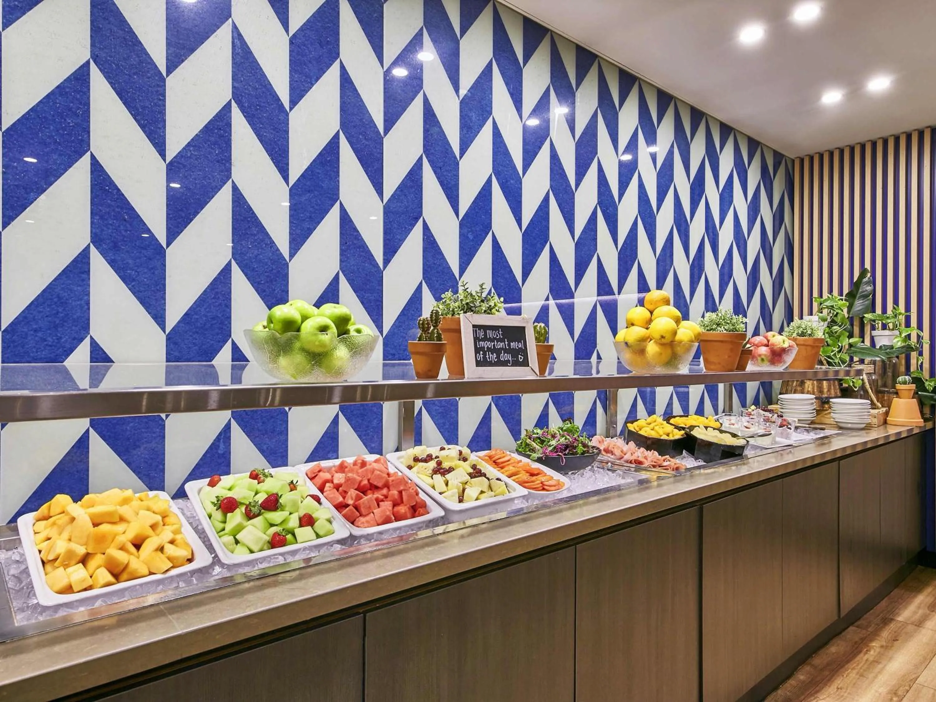 Restaurant/places to eat in Mercure Perth