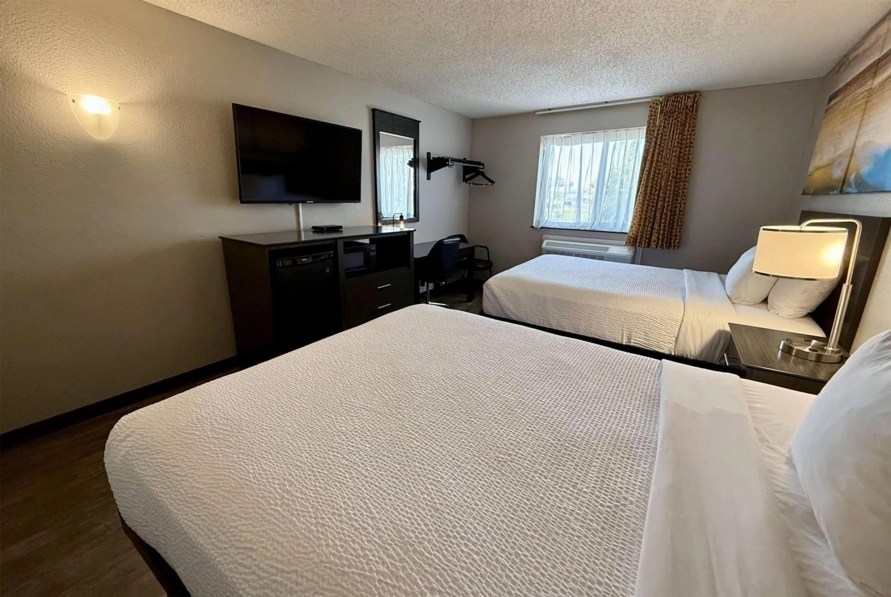 Photo of the whole room, Bed in Days Inn by Wyndham Orange Park/Jacksonville
