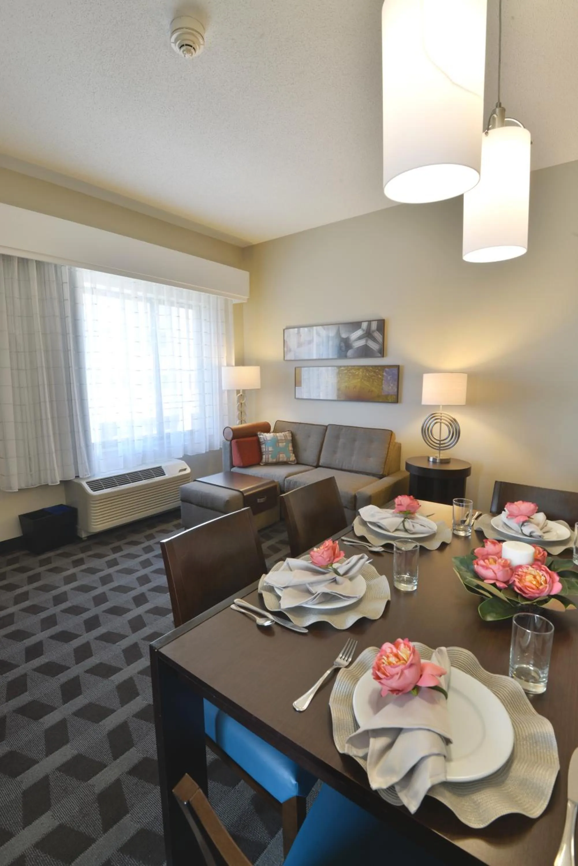 Living room in TownePlace Suites by Marriott Williamsport