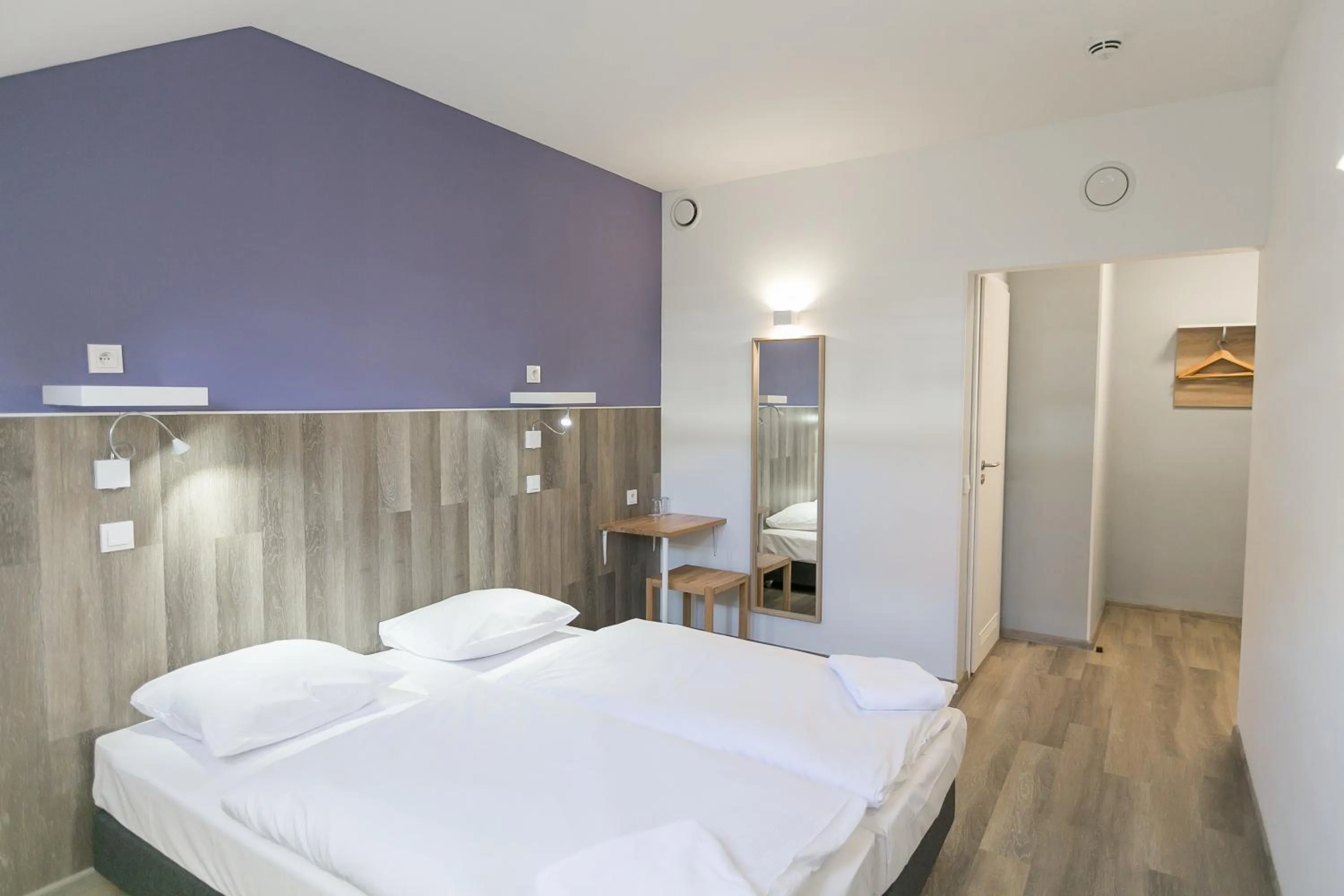 Private Room (2 Beds) - Private Bathroom in Prague Dream Hostel