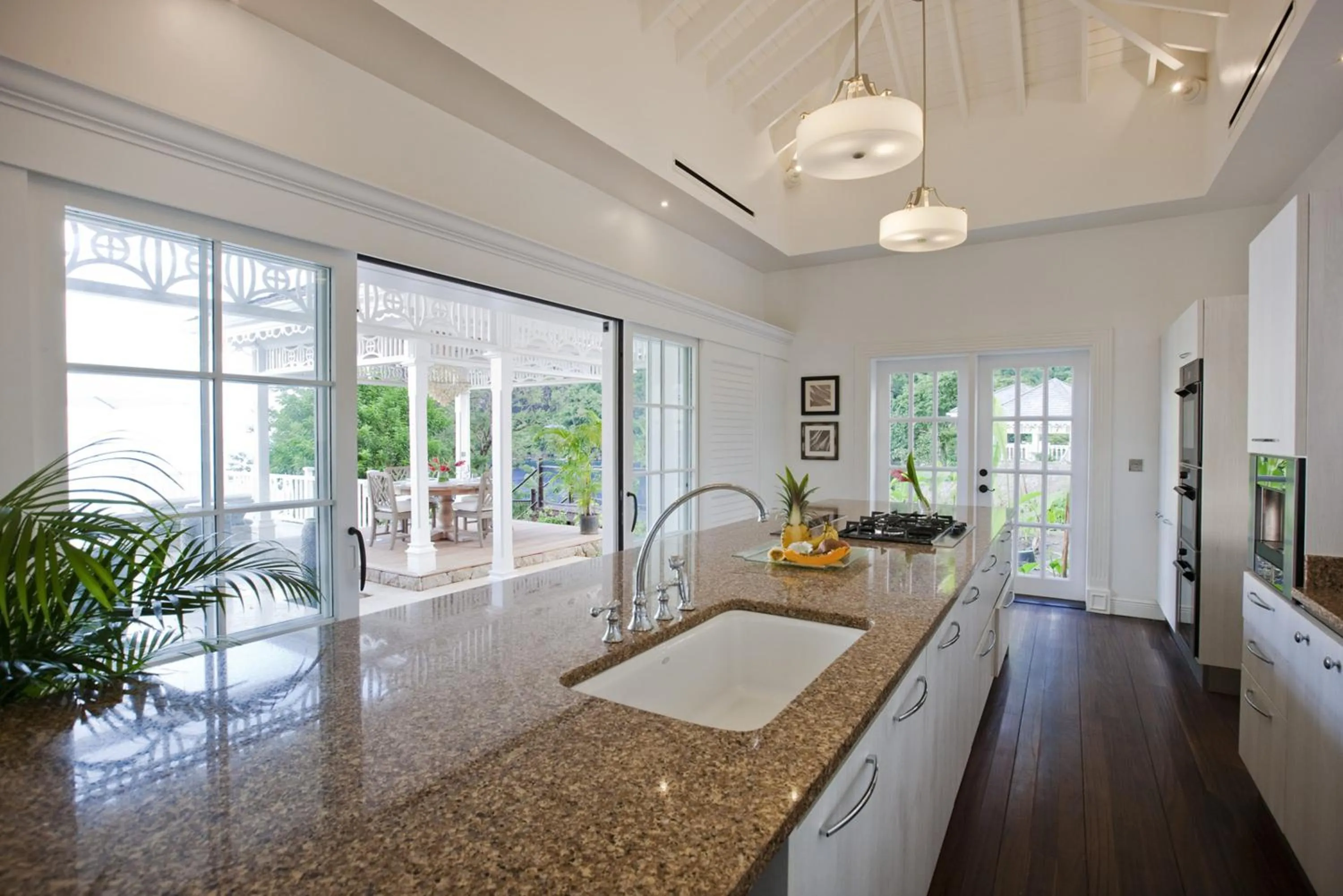 kitchen in Sugar Beach, A Viceroy Resort