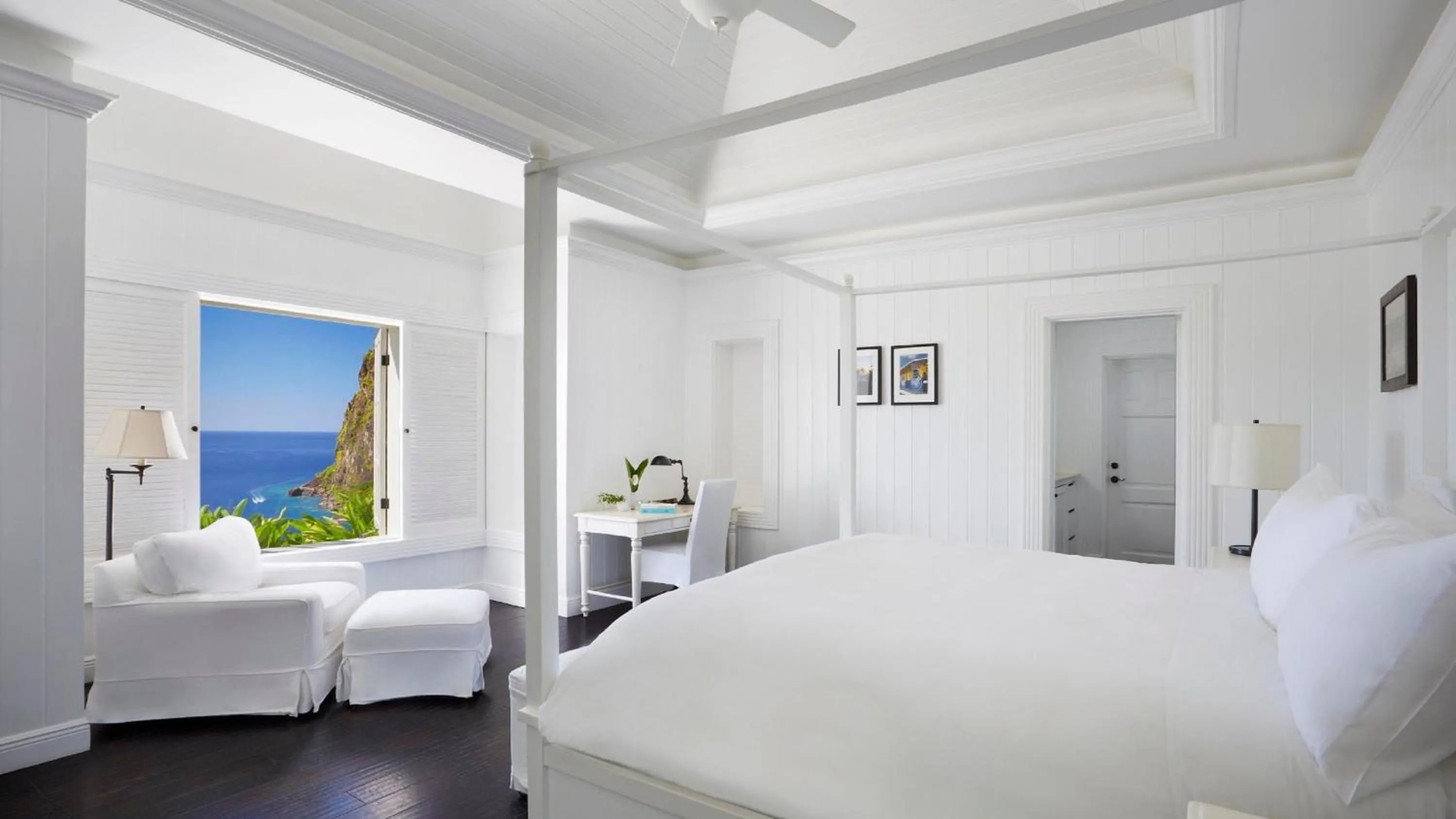 Bedroom, Bed in Sugar Beach, A Viceroy Resort