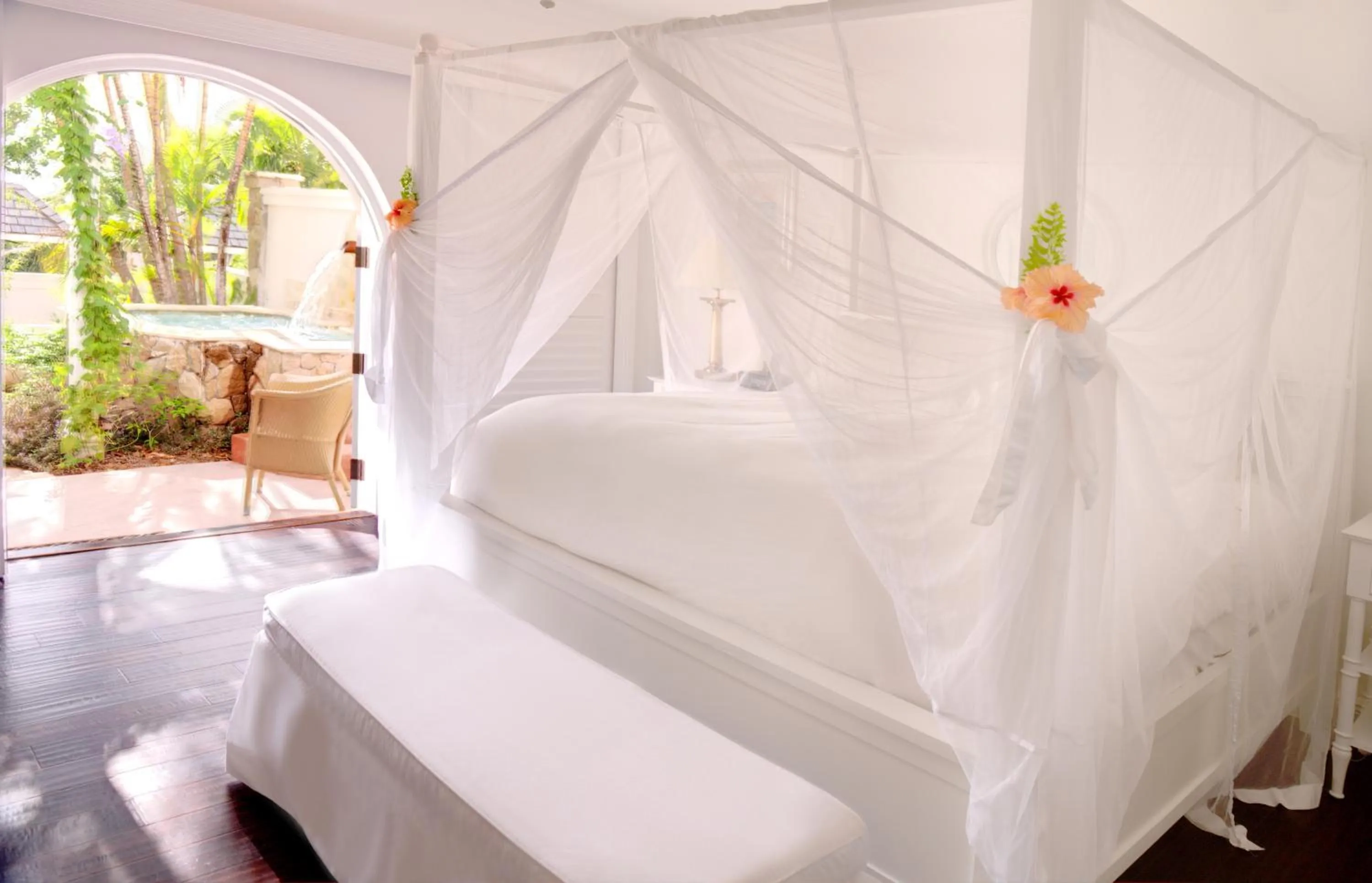 Photo of the whole room, Bed in Sugar Beach, A Viceroy Resort