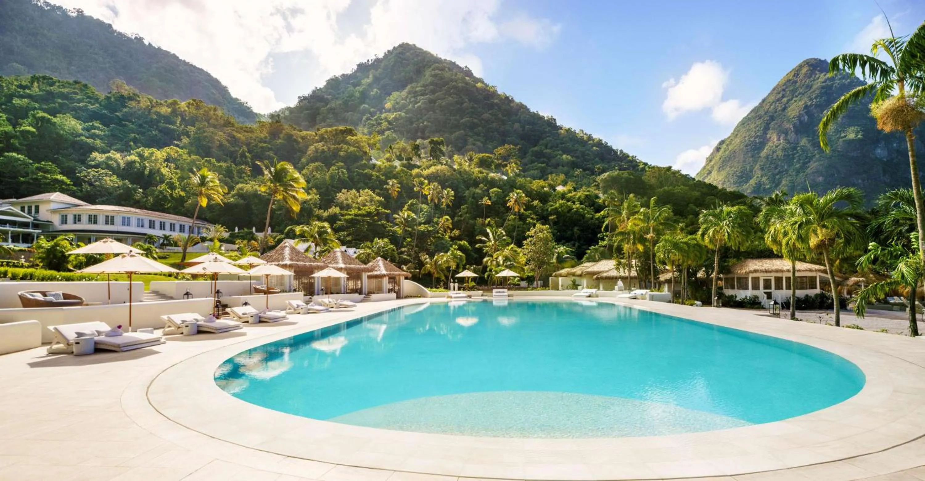 Swimming pool in Sugar Beach, A Viceroy Resort