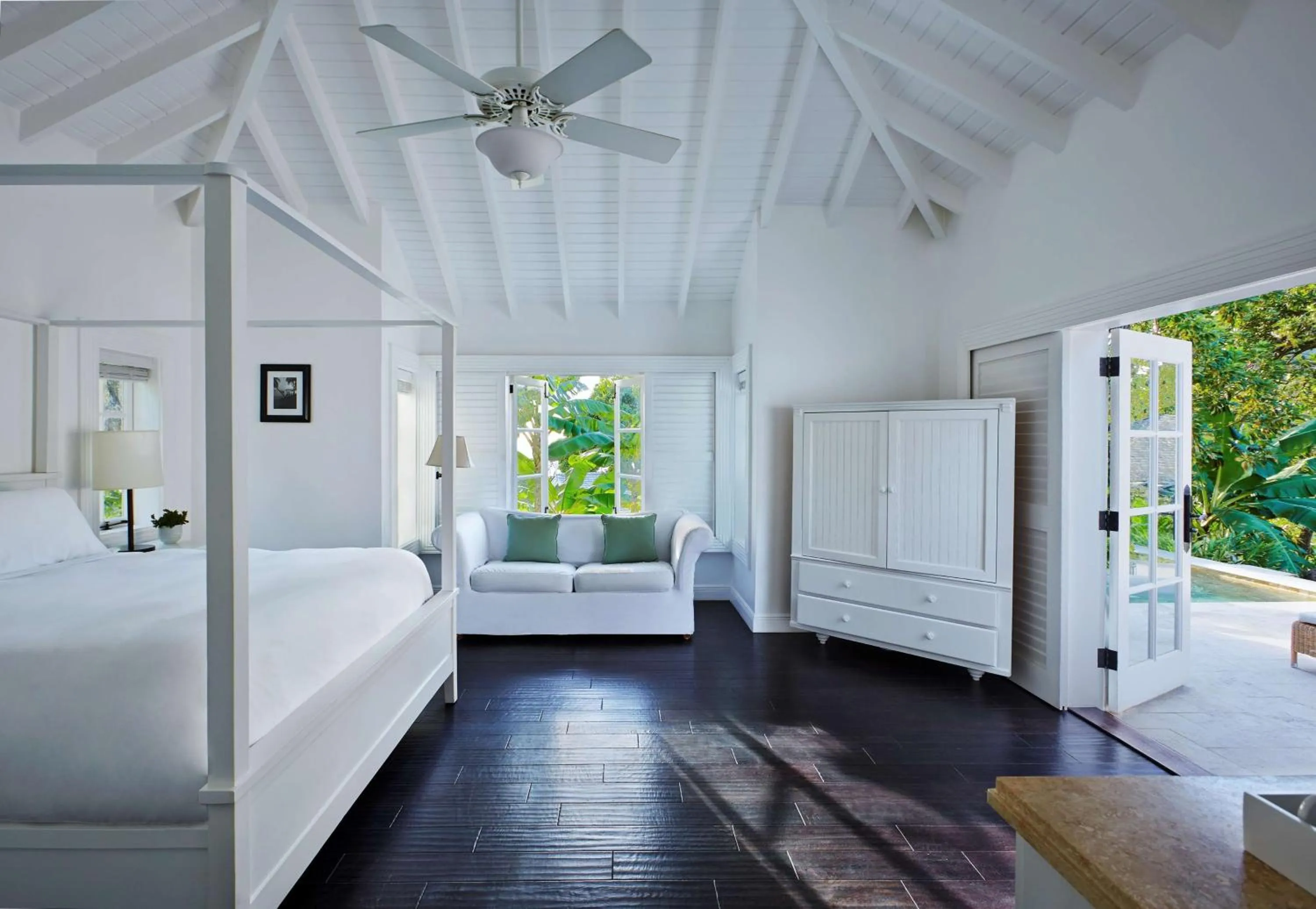Photo of the whole room, Bed in Sugar Beach, A Viceroy Resort
